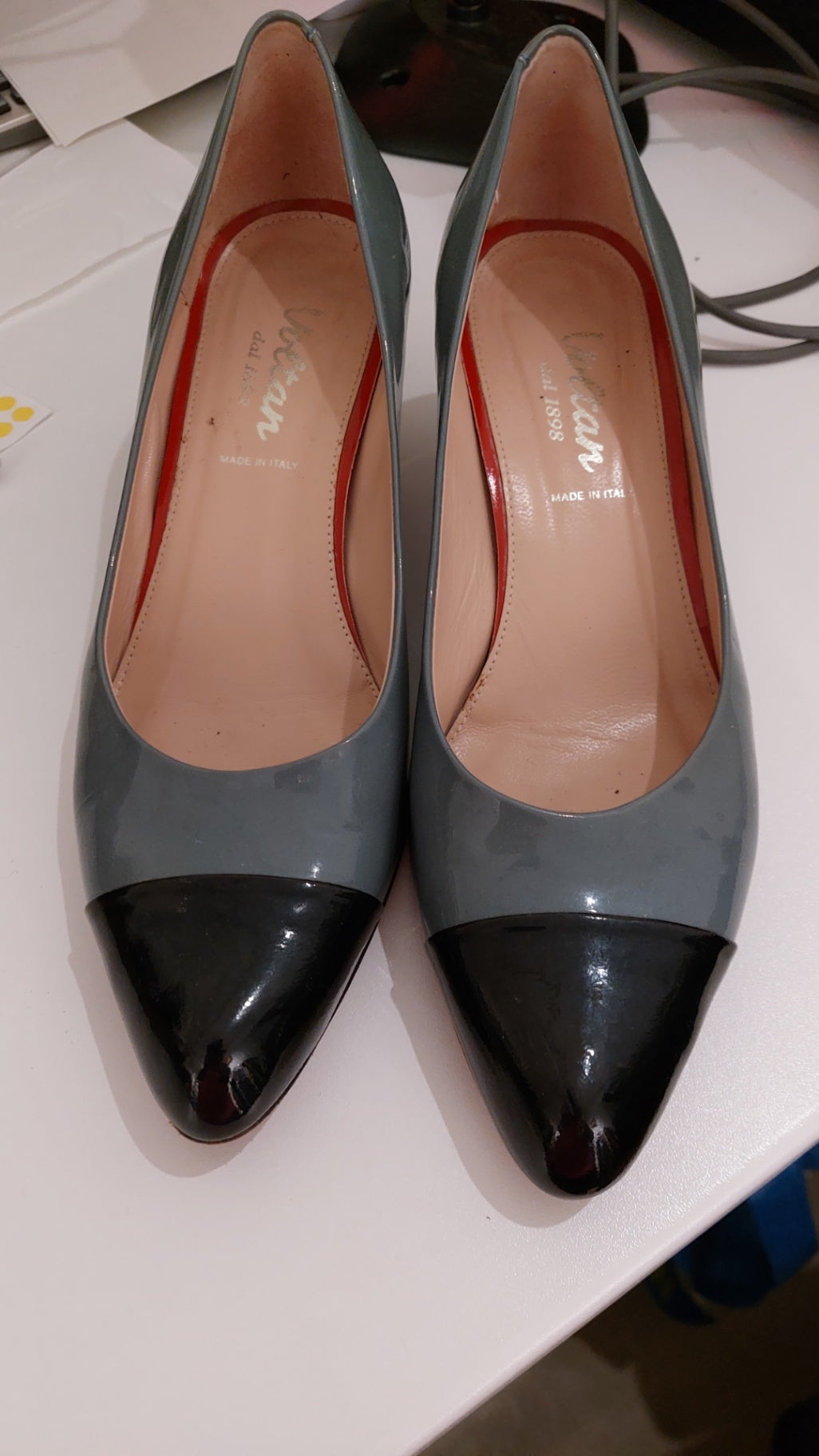 Voltan Pumps Gün und Schwarz Größe: 39/40