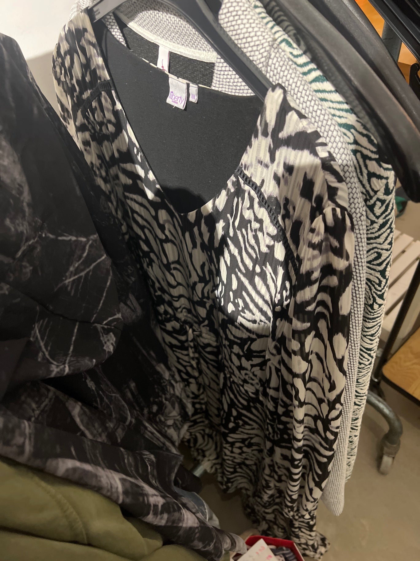 Liberty Kleid Schwarz und Weiß Größe: XXL