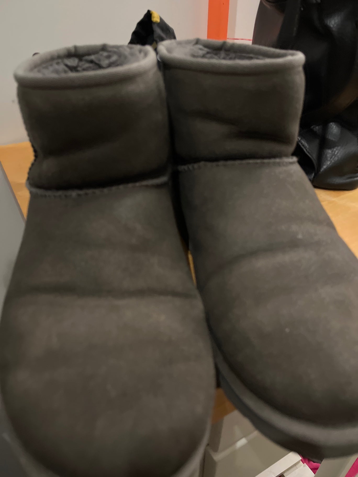 Ugg Ugg Boots Grau Größe: 42