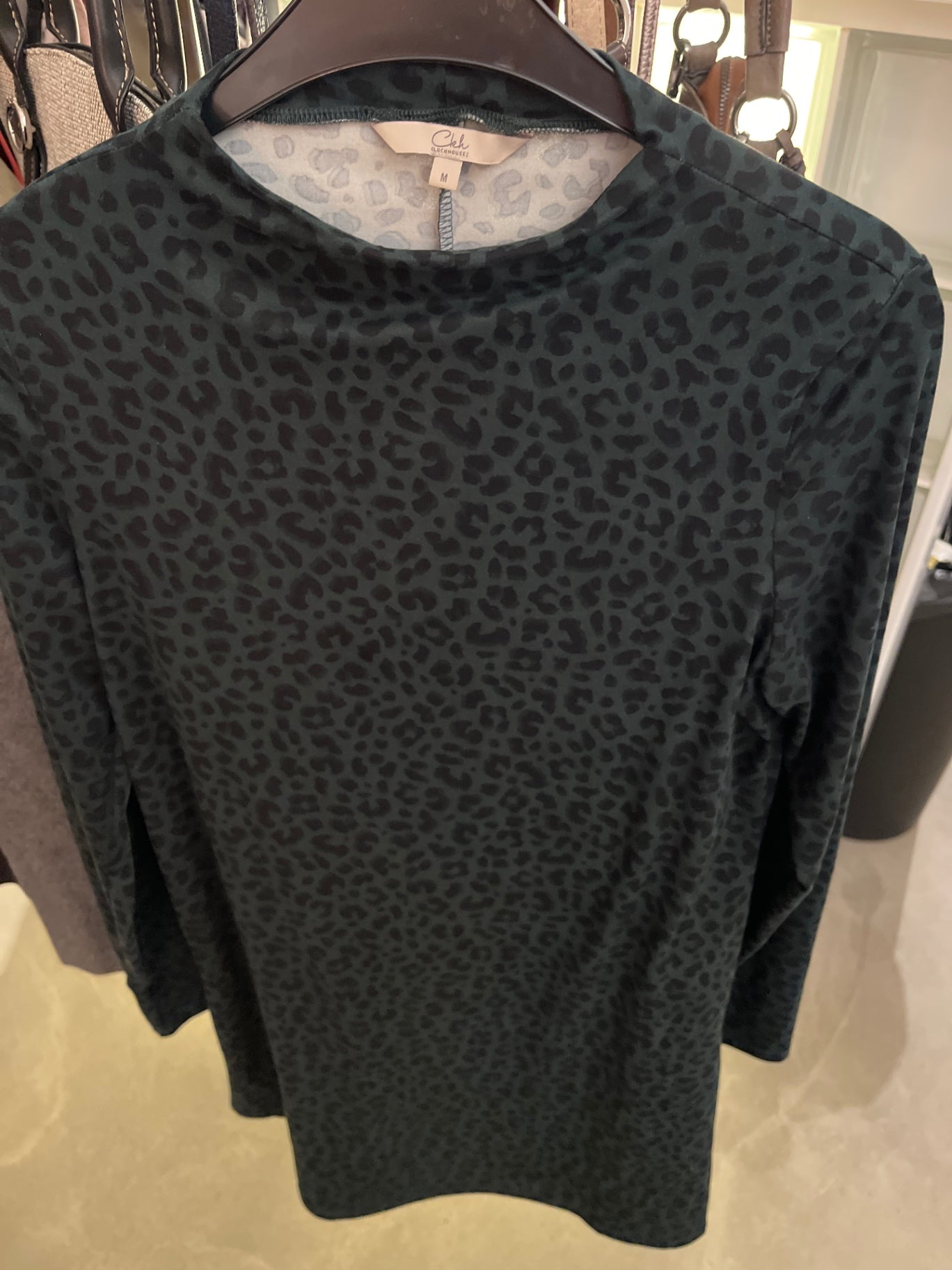 Kleid Dunkelgrün mit Leopardenmuster Größe: M