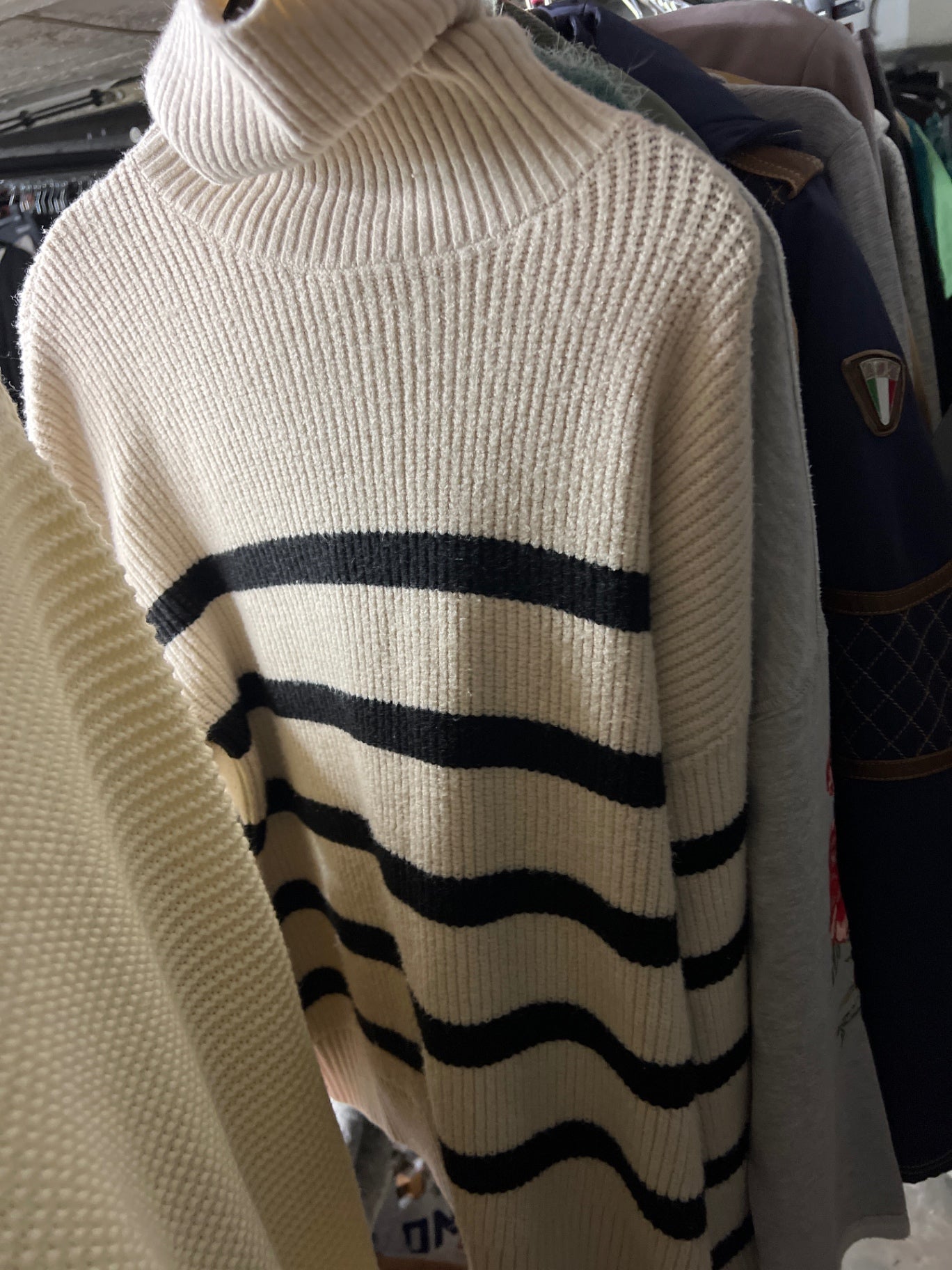 Zara Rollkragenpullover Beige mit schwarzen Streifen Größe: S