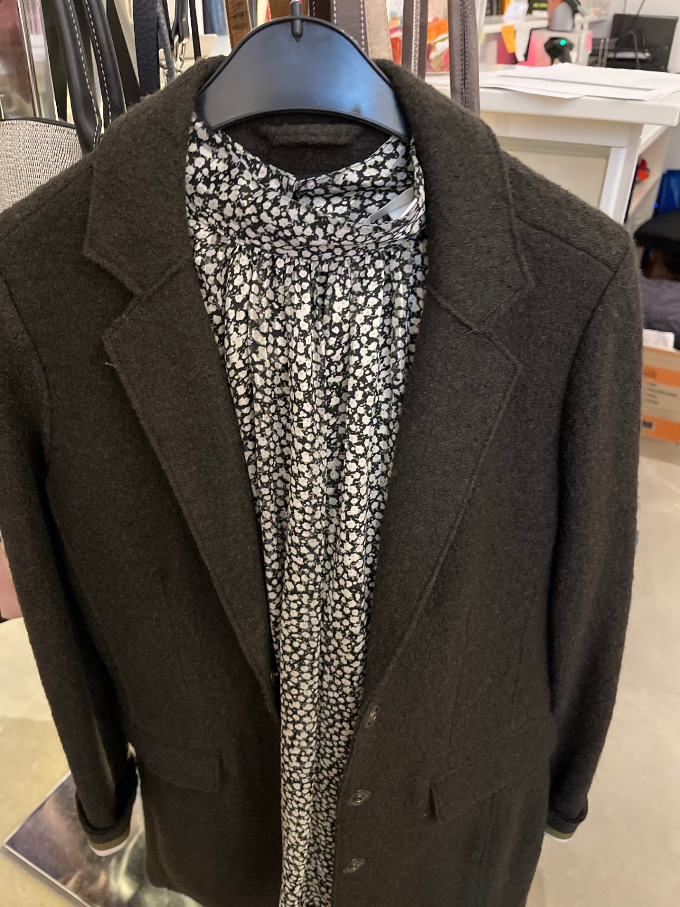 H&M Bluse Blumen grün weiß schwarz Größe: S