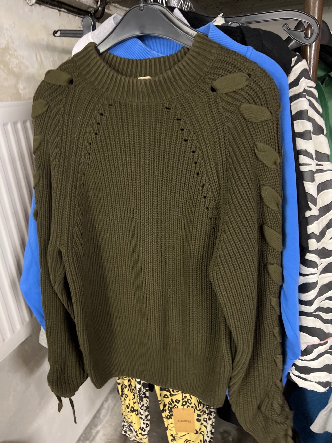 H&M Pullover Olivgrün Größe: 34