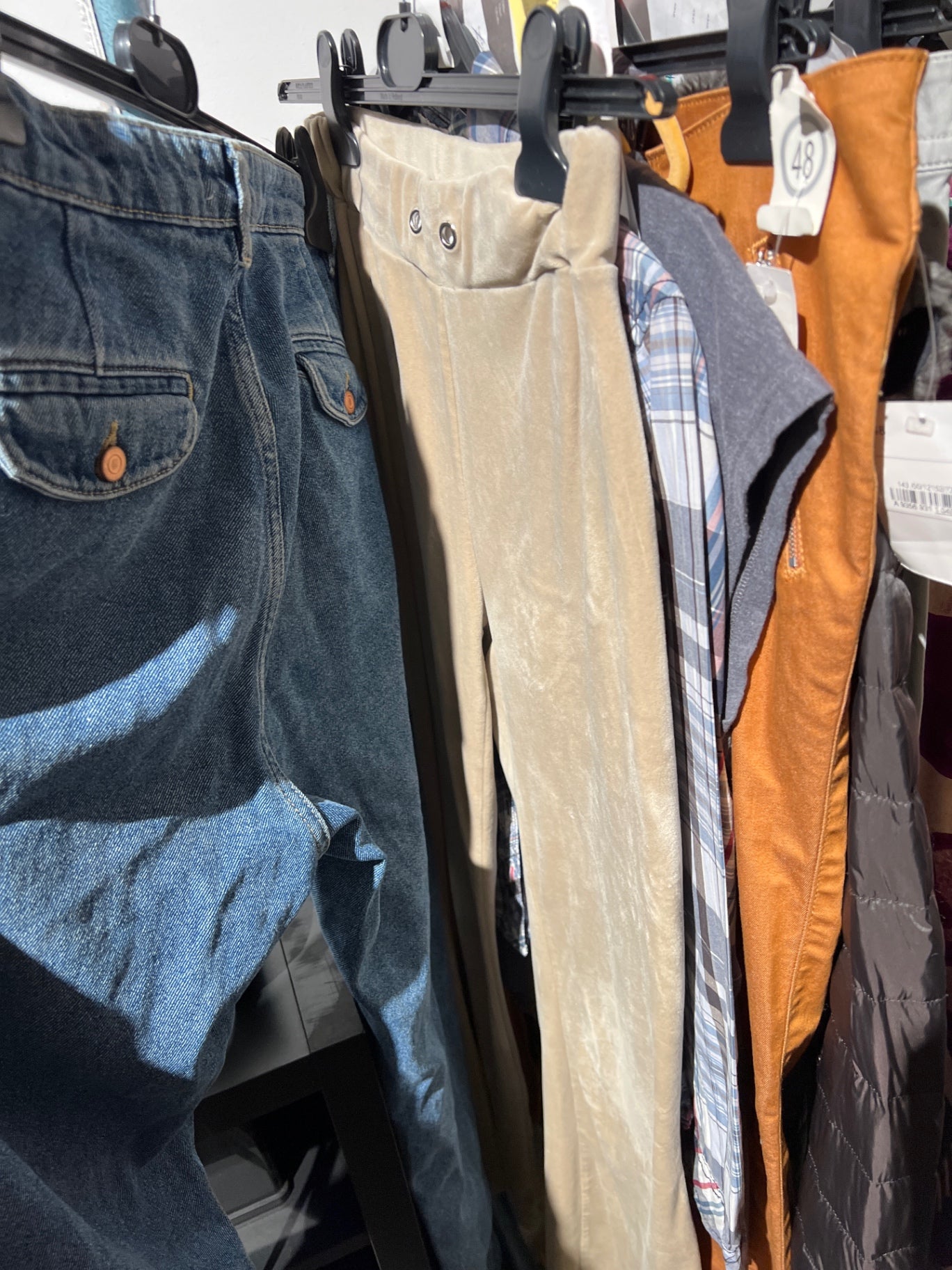 Gina Tricot Schlaghose Samt Beige Größe: XS