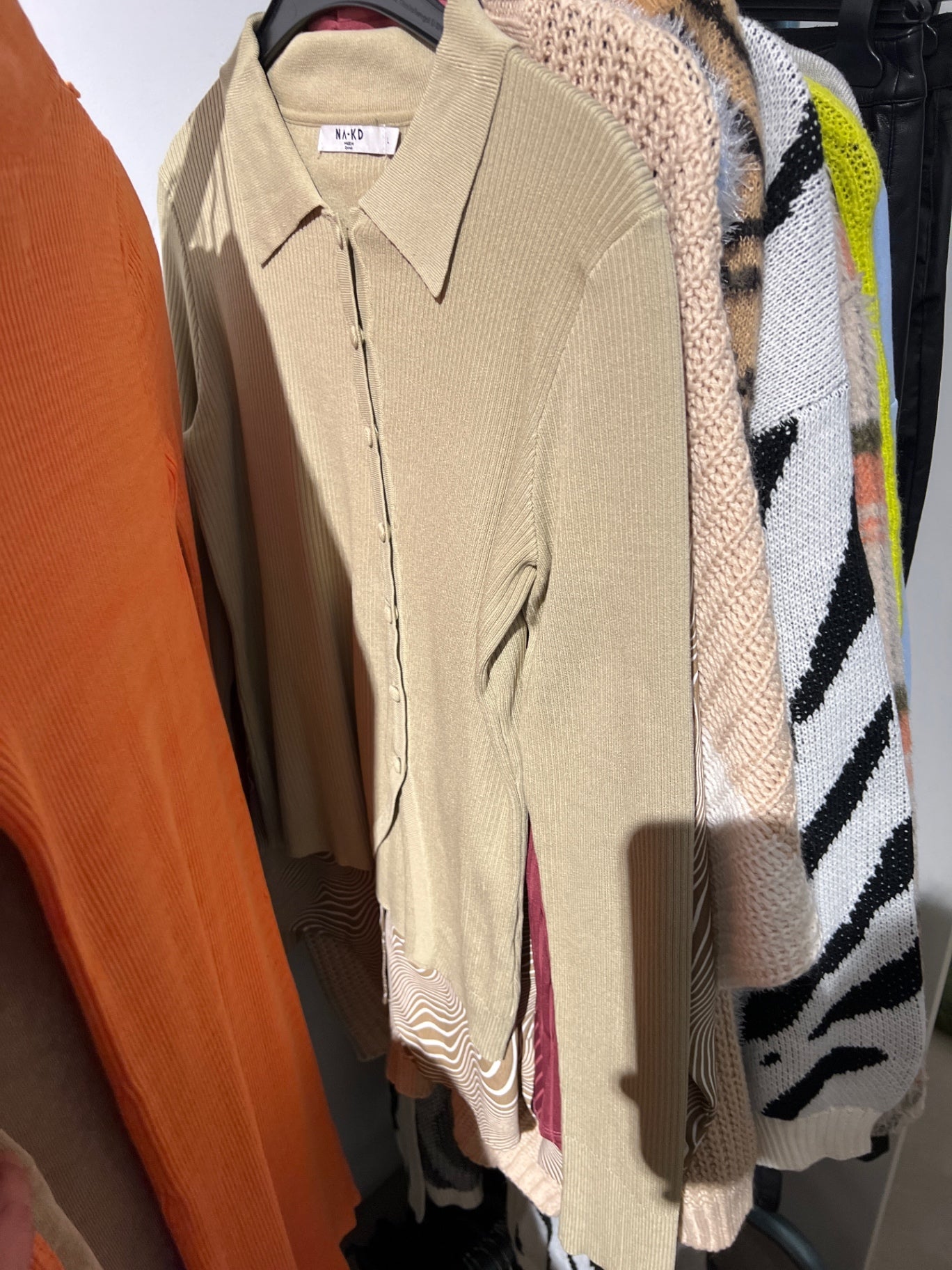 NA-KD Strickjacke Größe: L