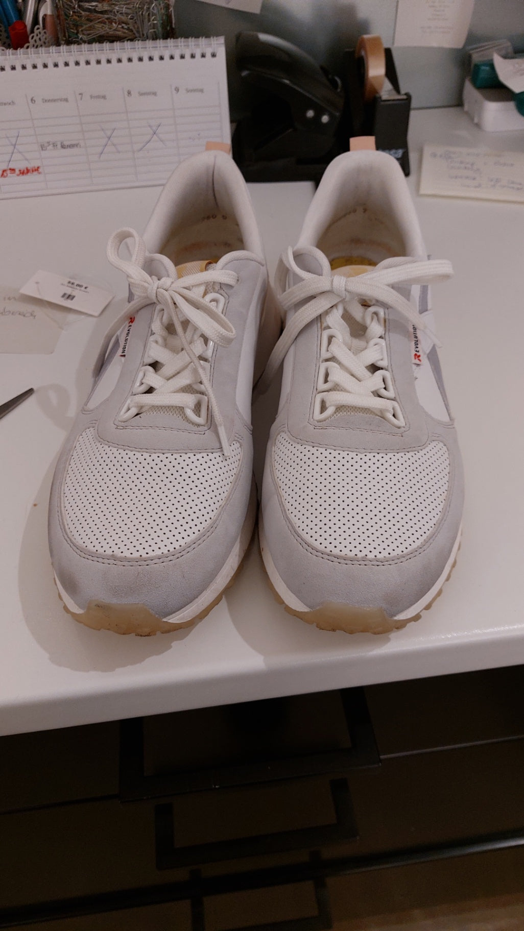 Revolution Sneaker Größe: 43