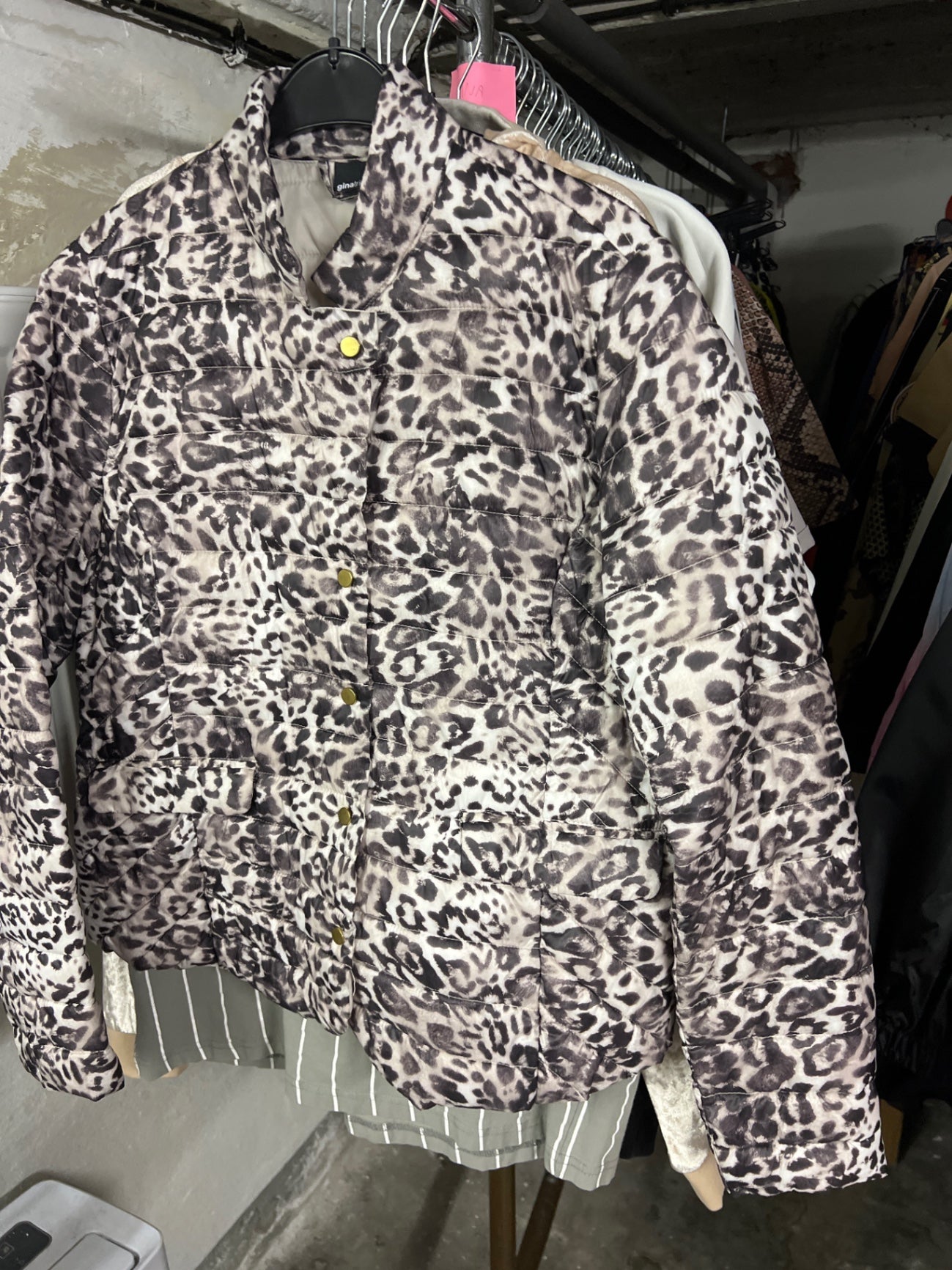 Gina Tricot Jacke Größe: 44
