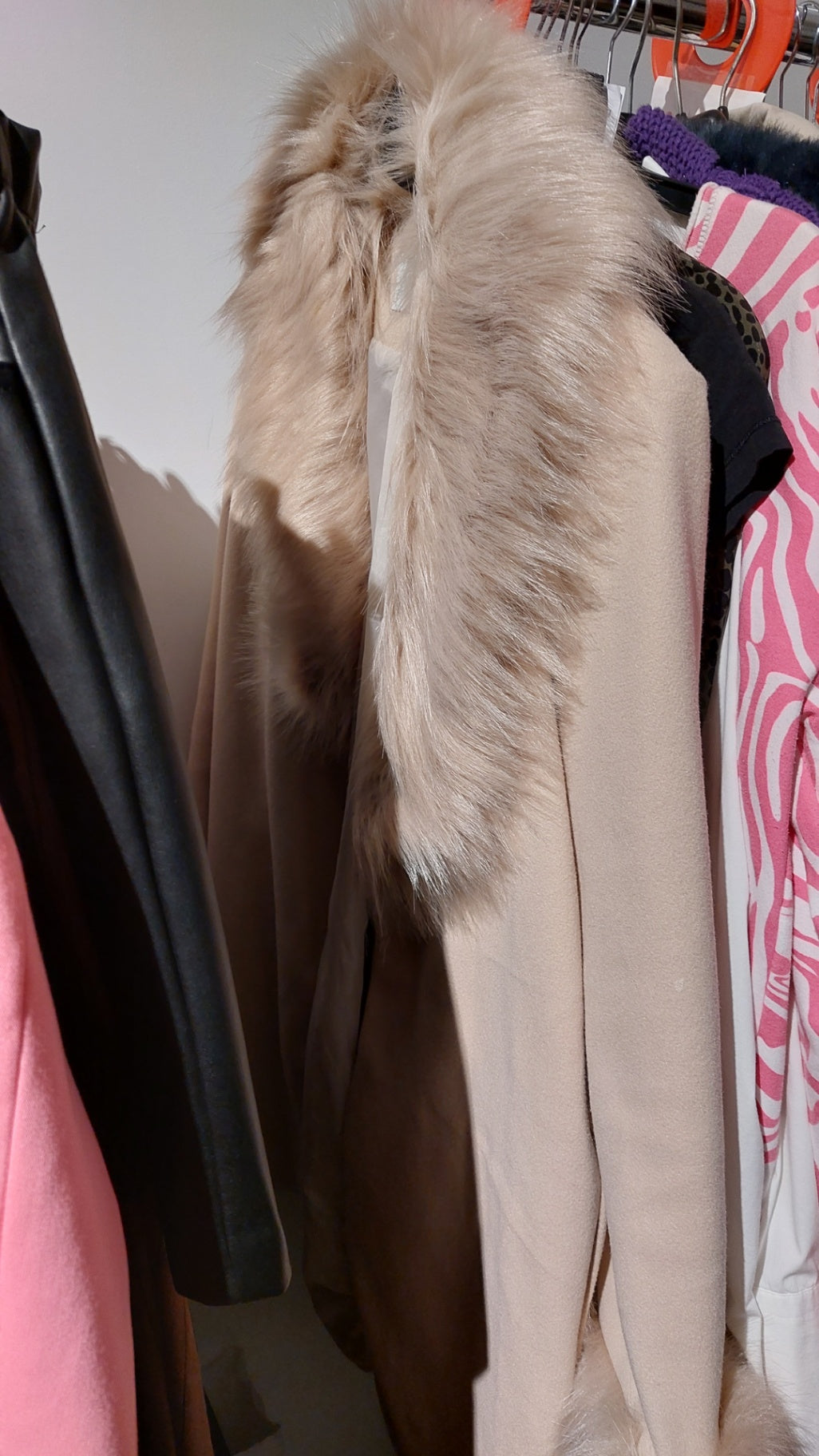 New Collection Mantel Größe: M / L