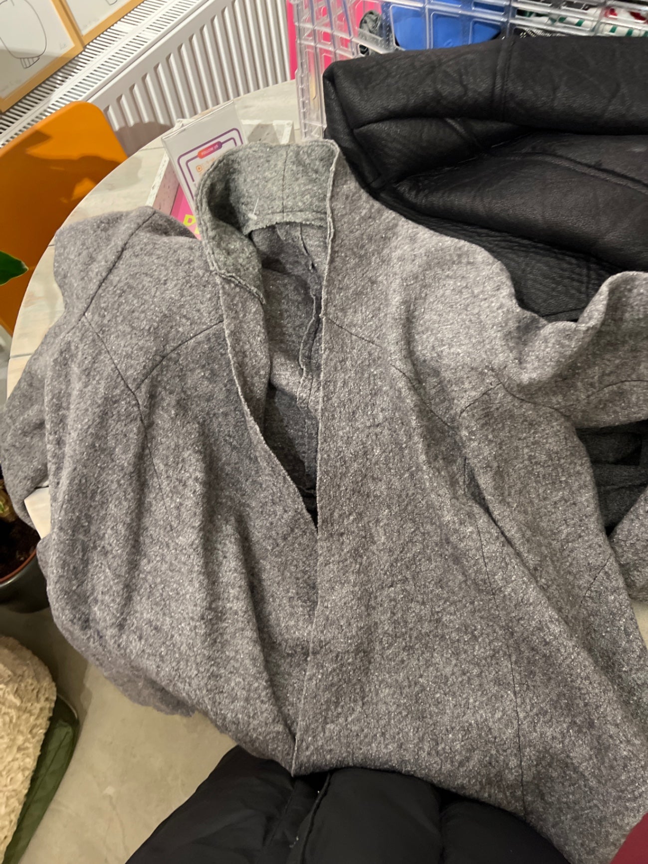 B-WARE (Ärmel Loch) Wolljacke Größe: M