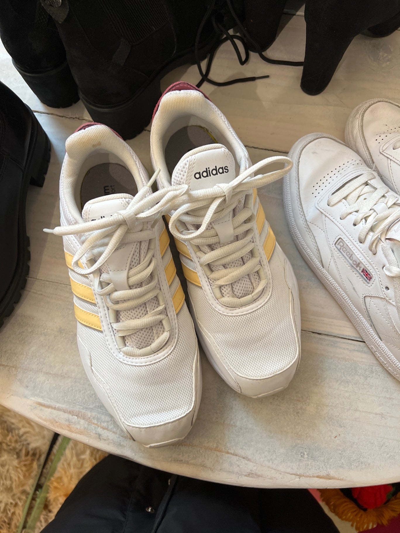 Adidas Sneaker Weiß und Gelb Größe: 41,5