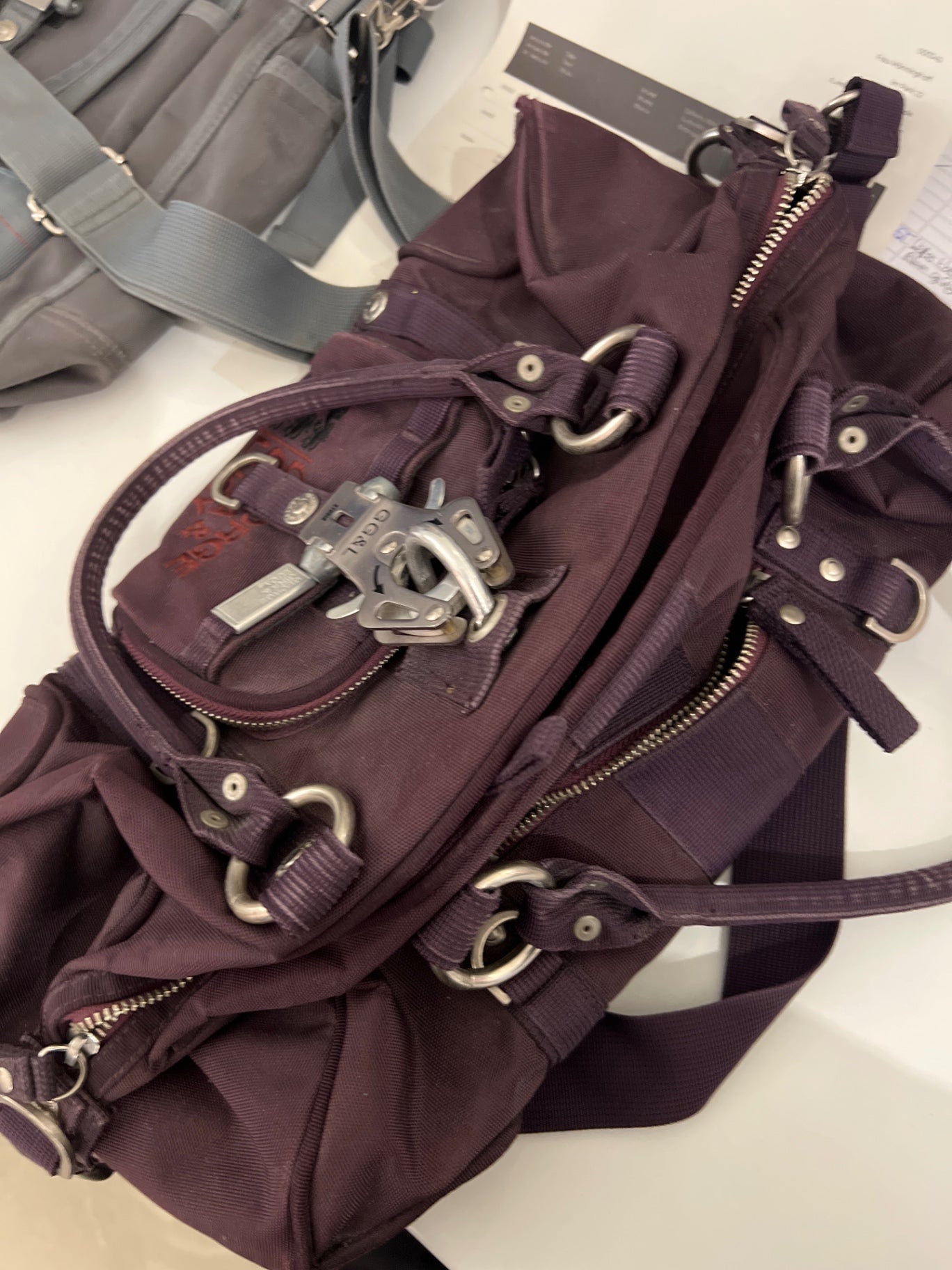 Georgina Lucy Tasche Dunkelrot