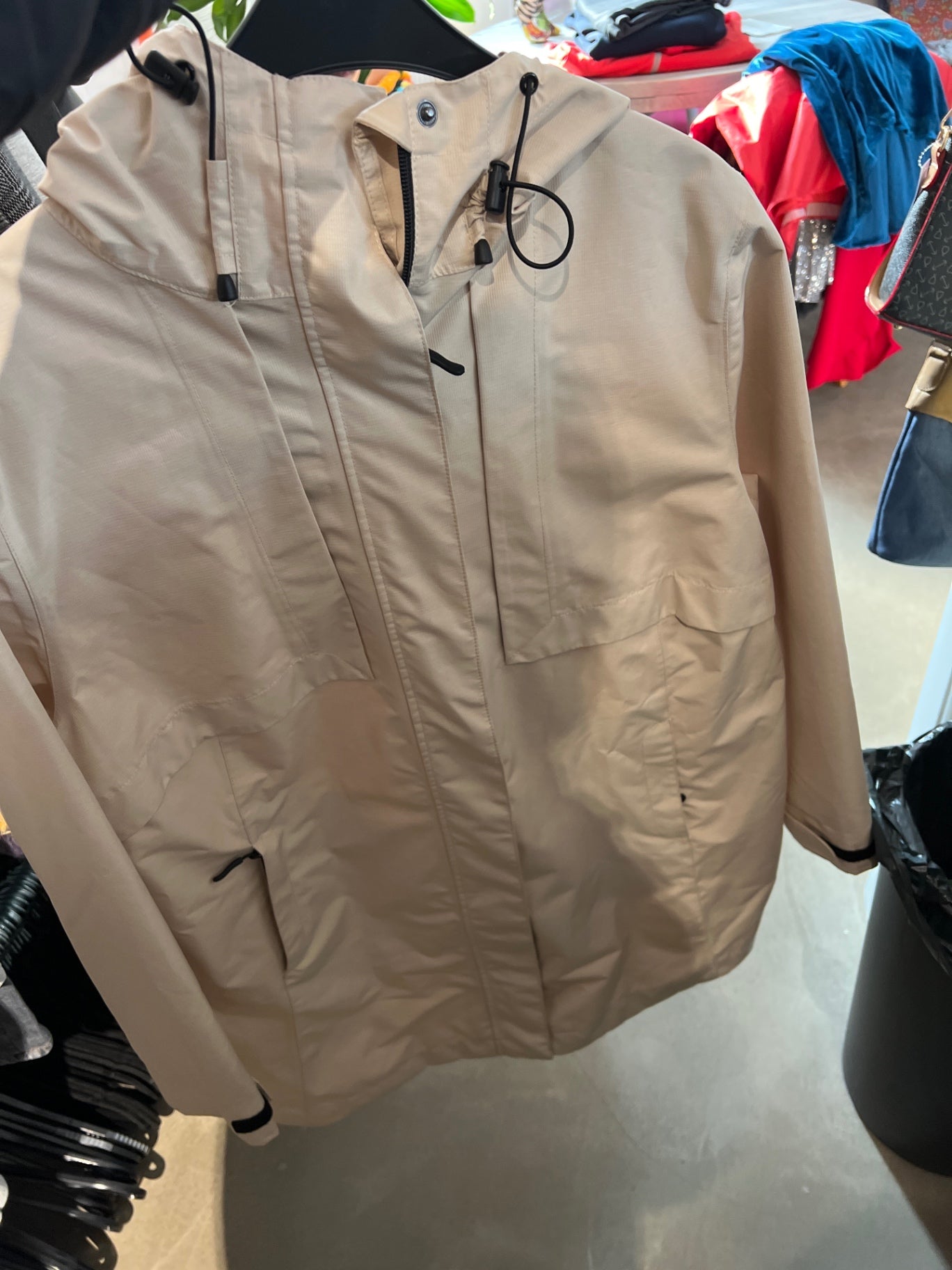 Ulla Popken Wind / Regenjacke Beige Größe: 46