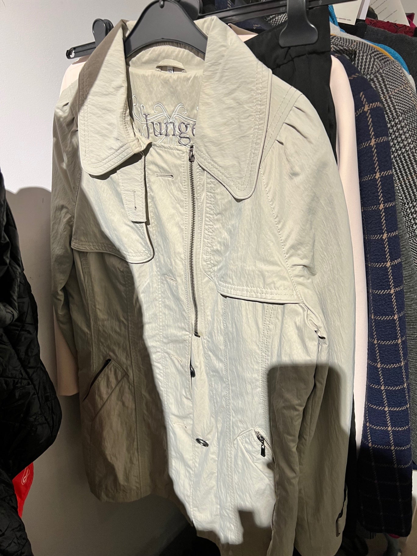 Junge Jacke Beige Größe: 42