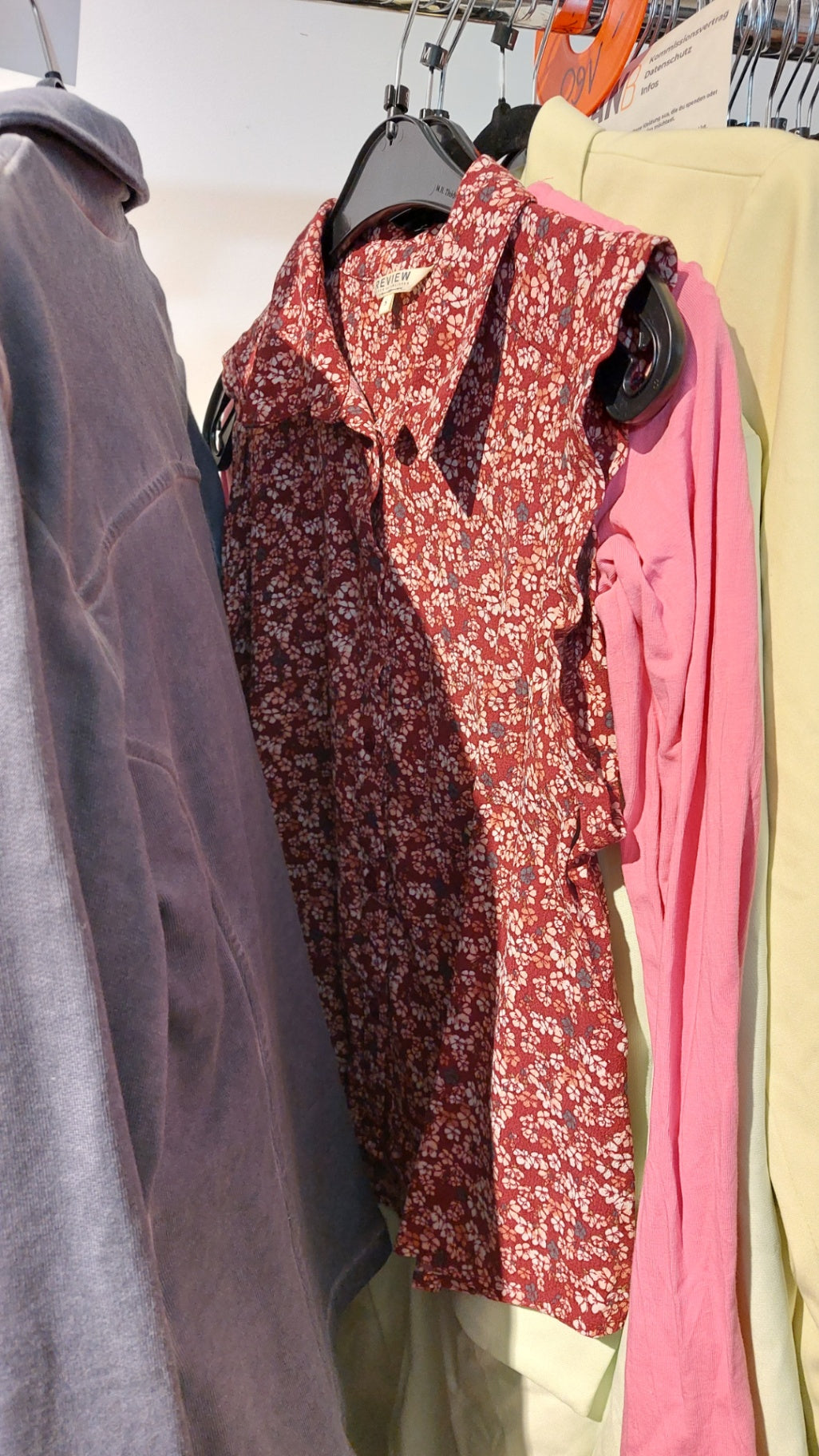 Review Ärmellose Bluse Rot mit Blumen Gr.: S