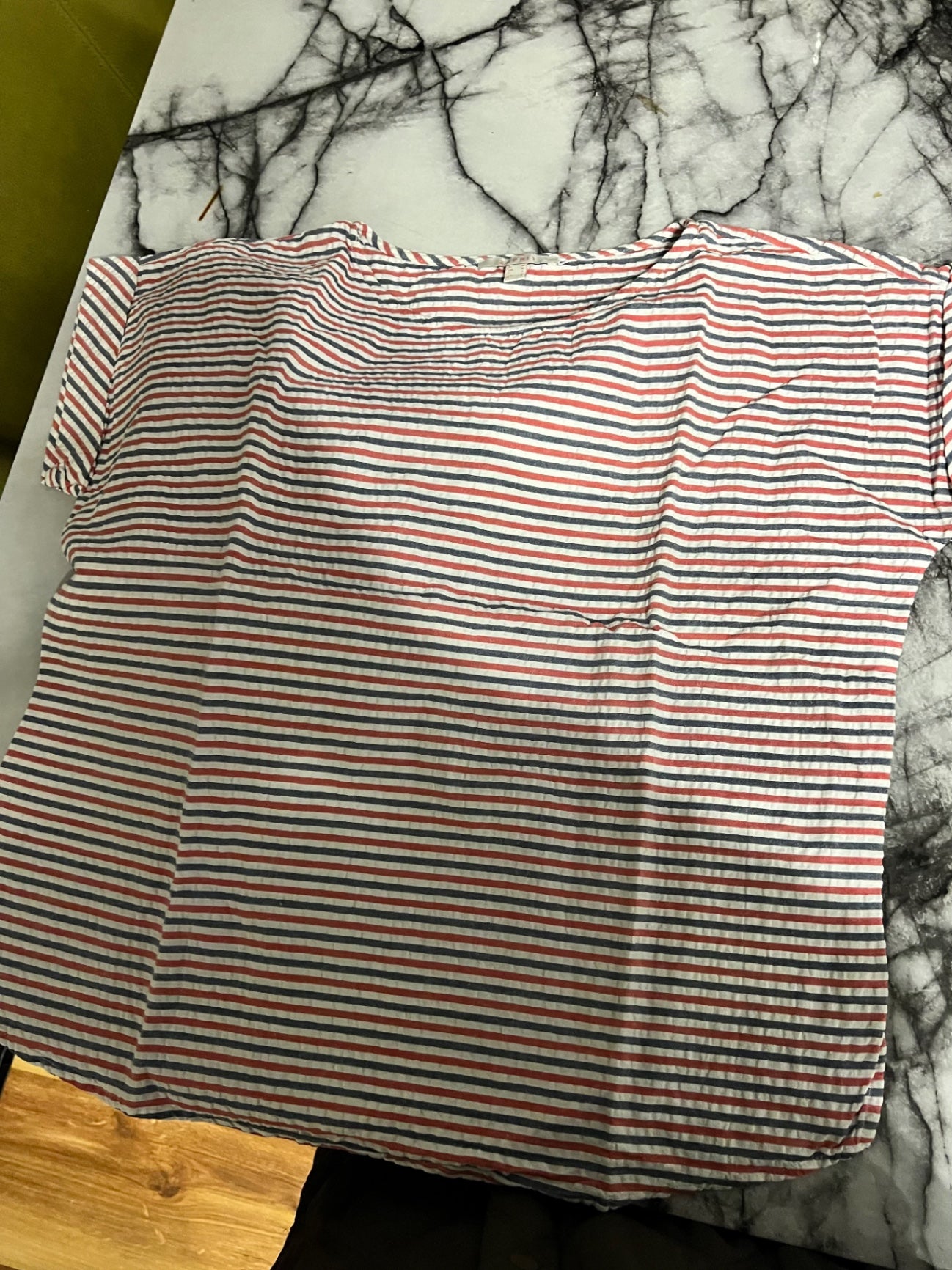 Esprit T-Shirt Beige mit Streifen in Rot und Blau Größe: M