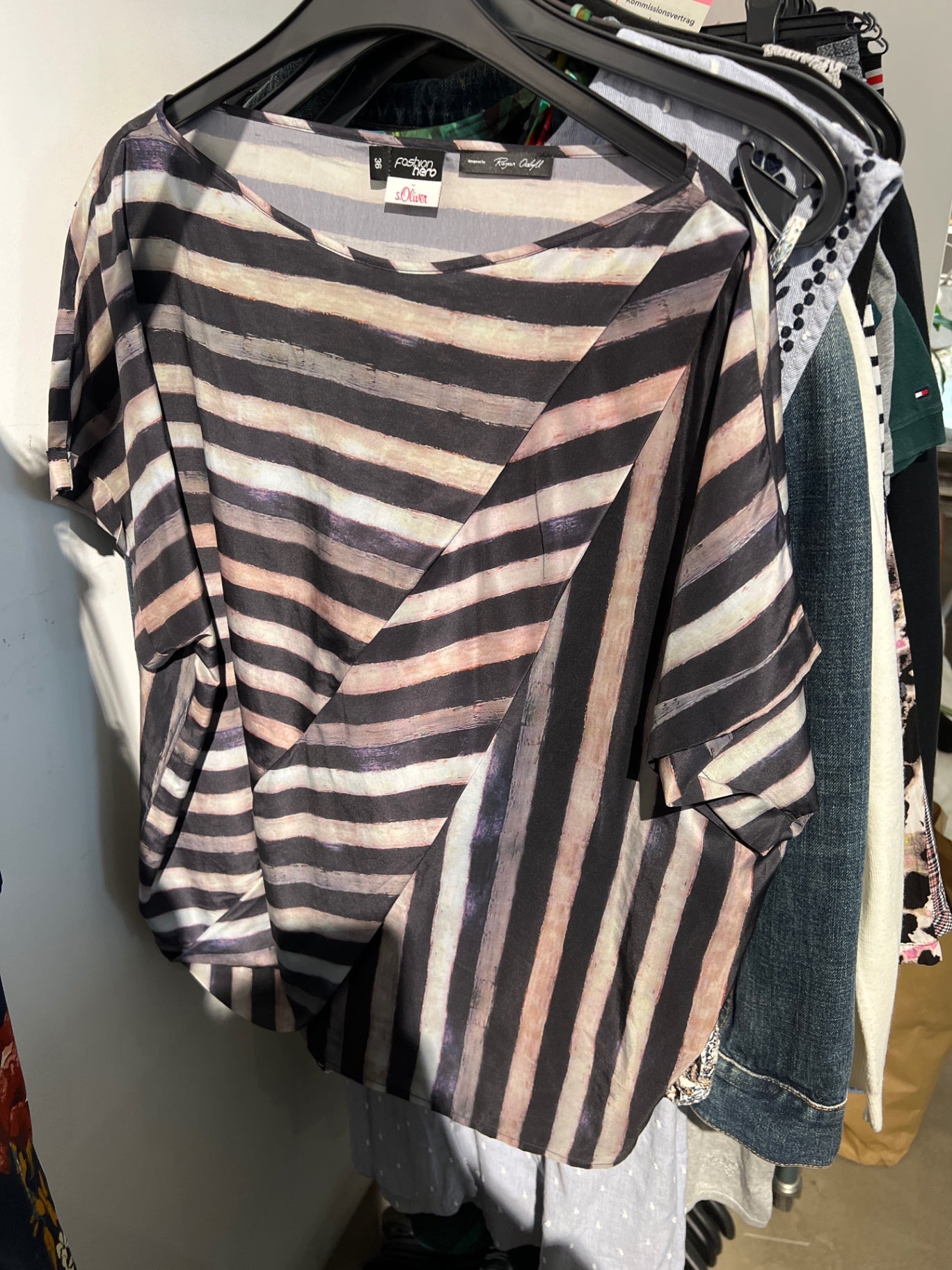 s.Oliver T-Shirt Schwarz mit Streifen Größe: S