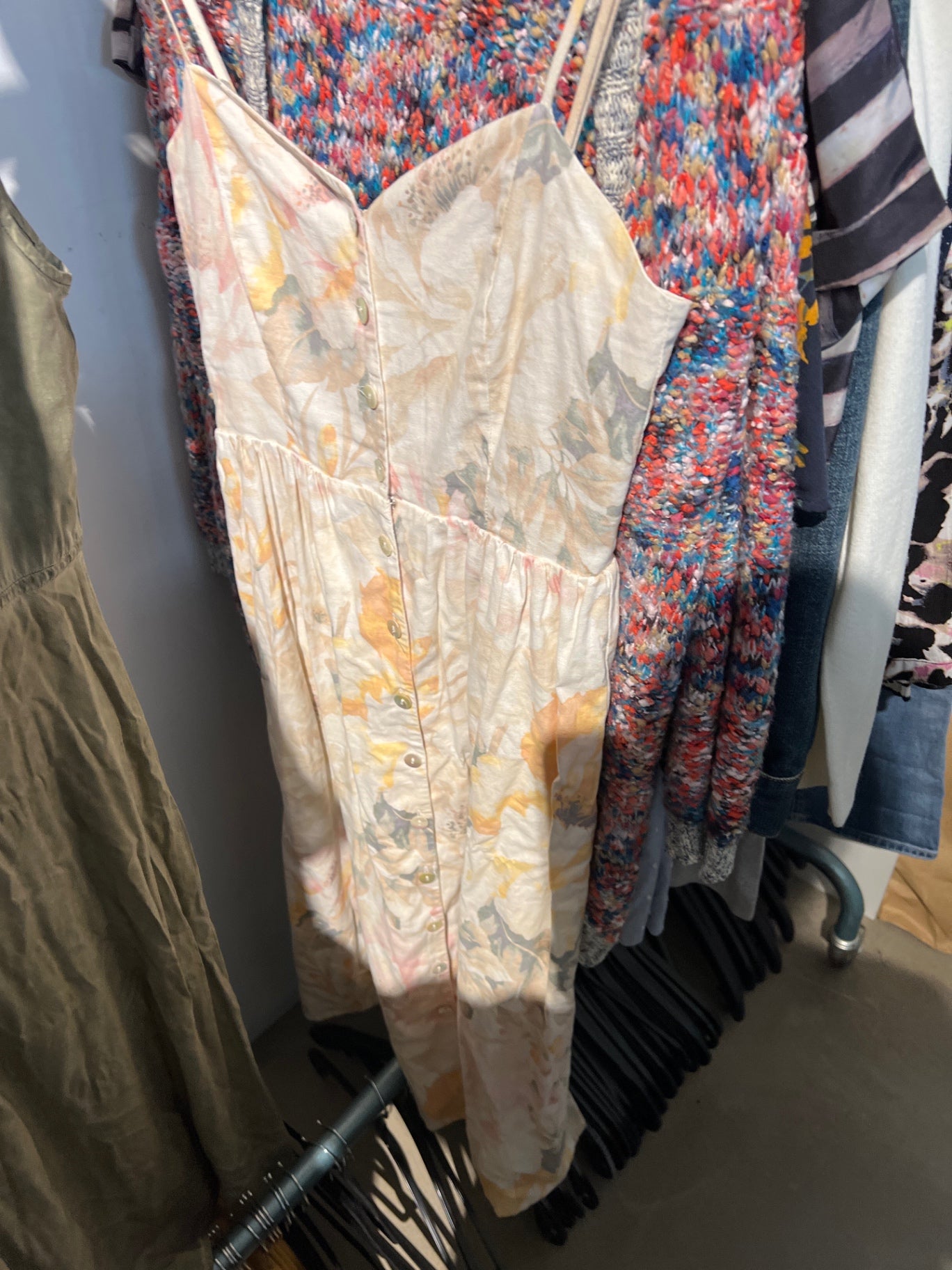 H&M Kleid Beige mit floralem Muster Größe: 38