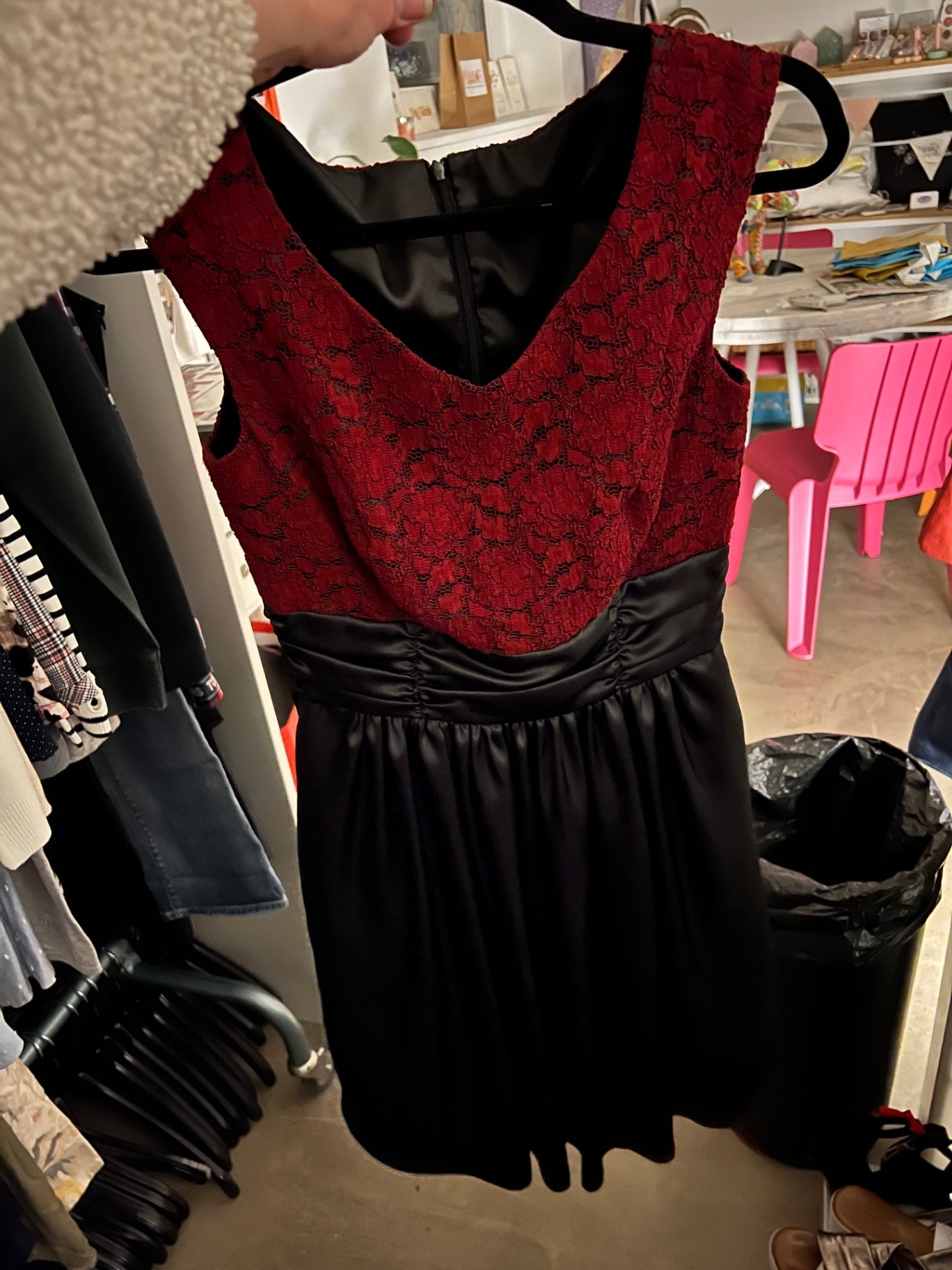 Swing Cocktailkleid Rot und Schwarz Größe: M
