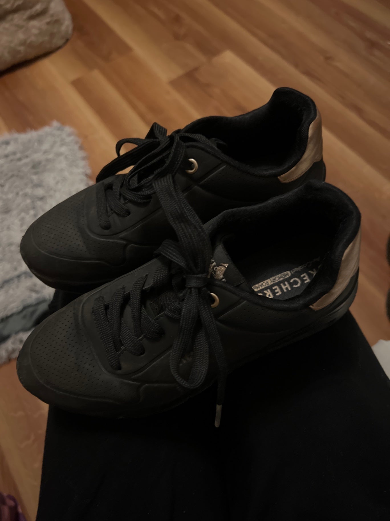 Skechers Sneaker Schwarz Größe: 34
