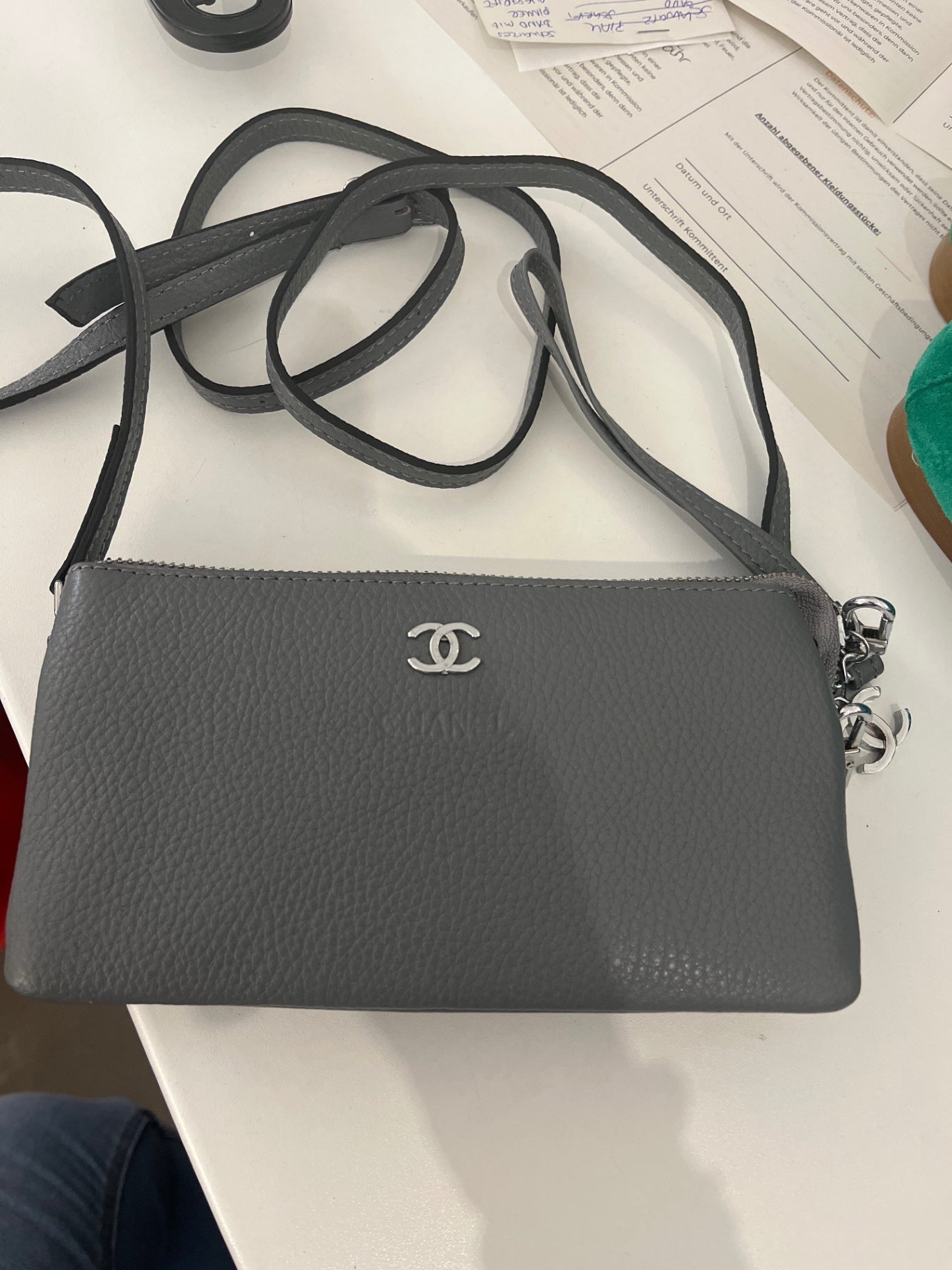 Tasche Grau