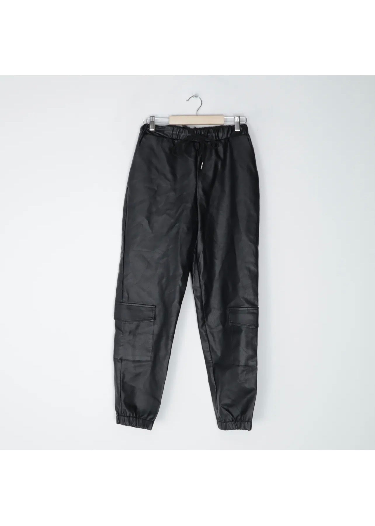 NA-KD Kunstlederhose Schwarz Größe: 36