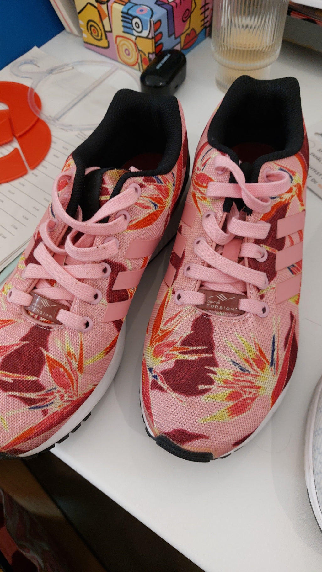 Adidas Sneaker Rosa .Mustern Größe: US 7