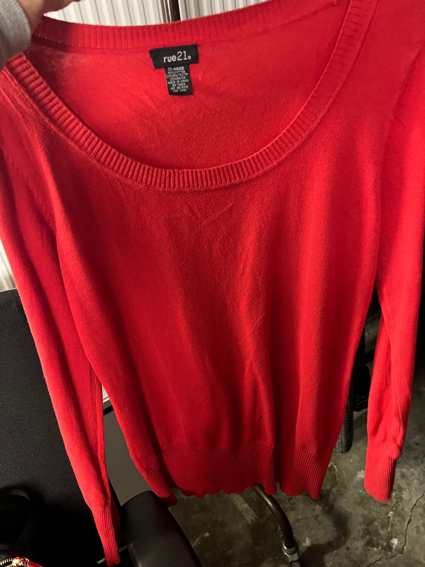 Rue 21 Pullover Rot Größe: XL