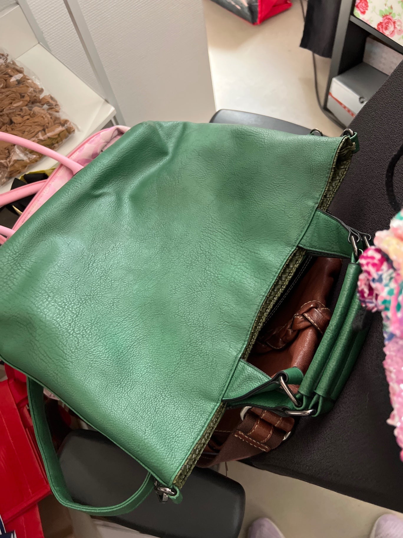 Leder Tasche 2 Innentaschen Grün