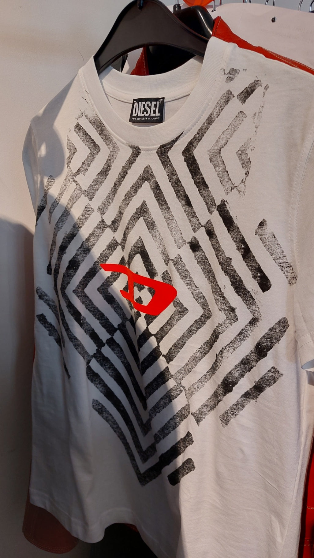 Diesel T-Shirt Weiß/Schwarz/Rot Gr.: M