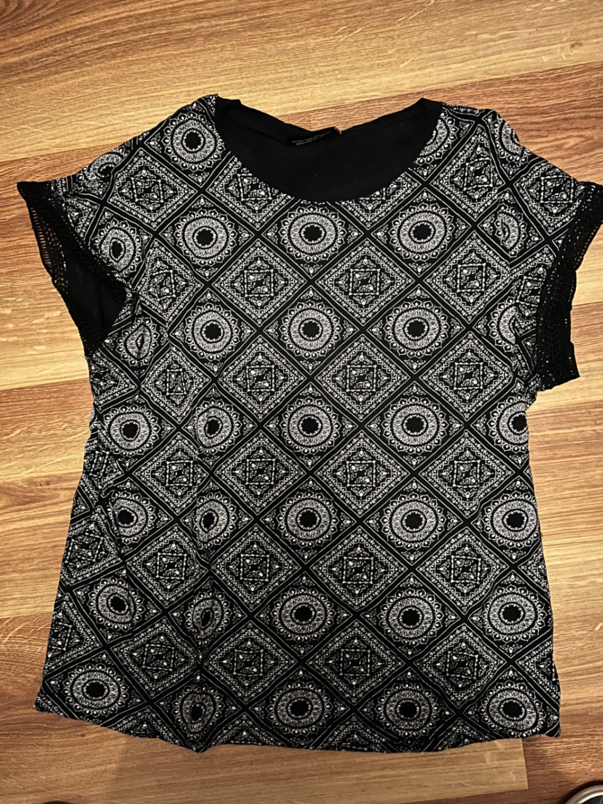 G!NA T-Shirt Schwarz und Weiß Gr.: 42/44