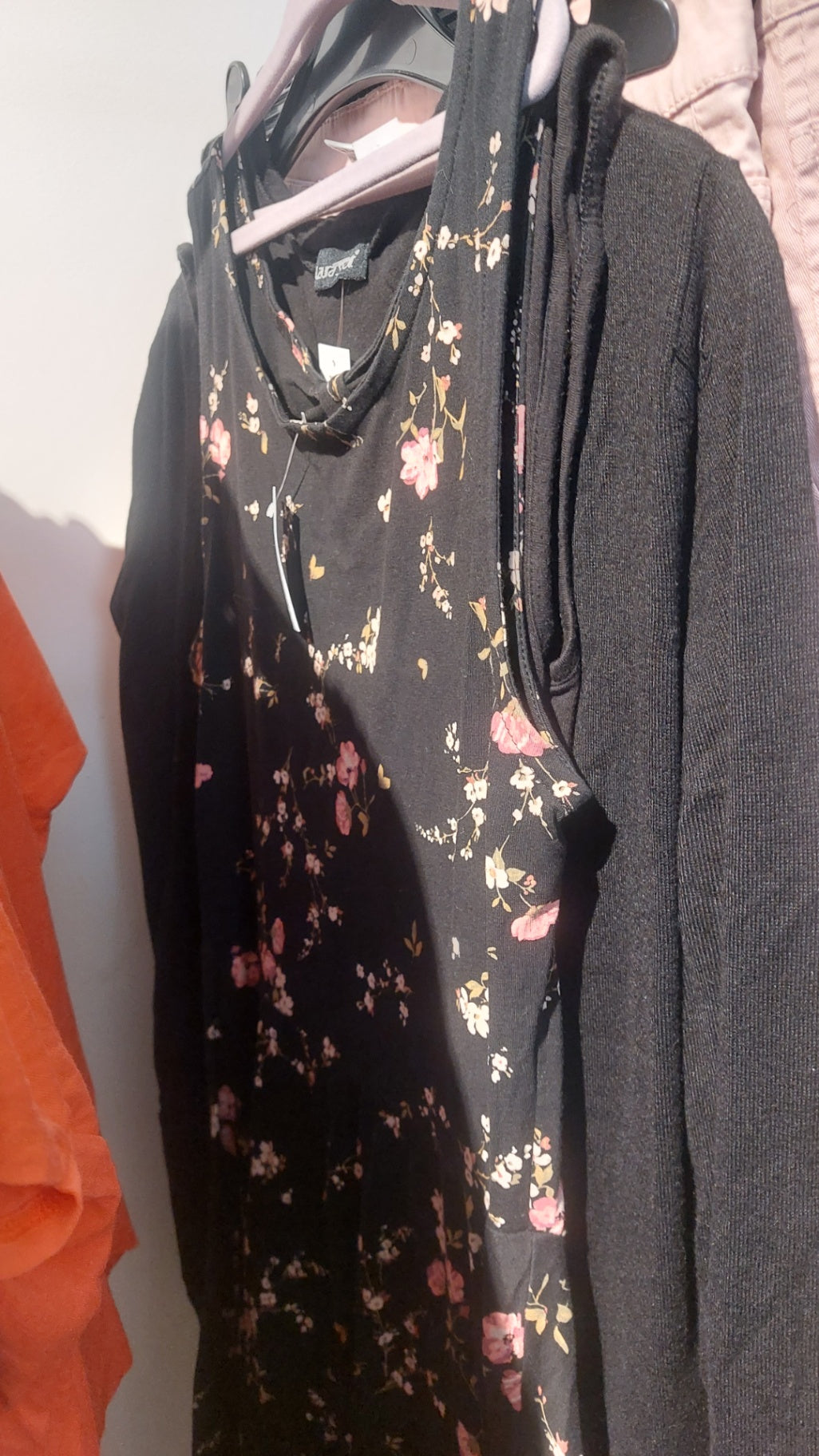 Kleid Schwarz mit Blumenmuster Gr.: S