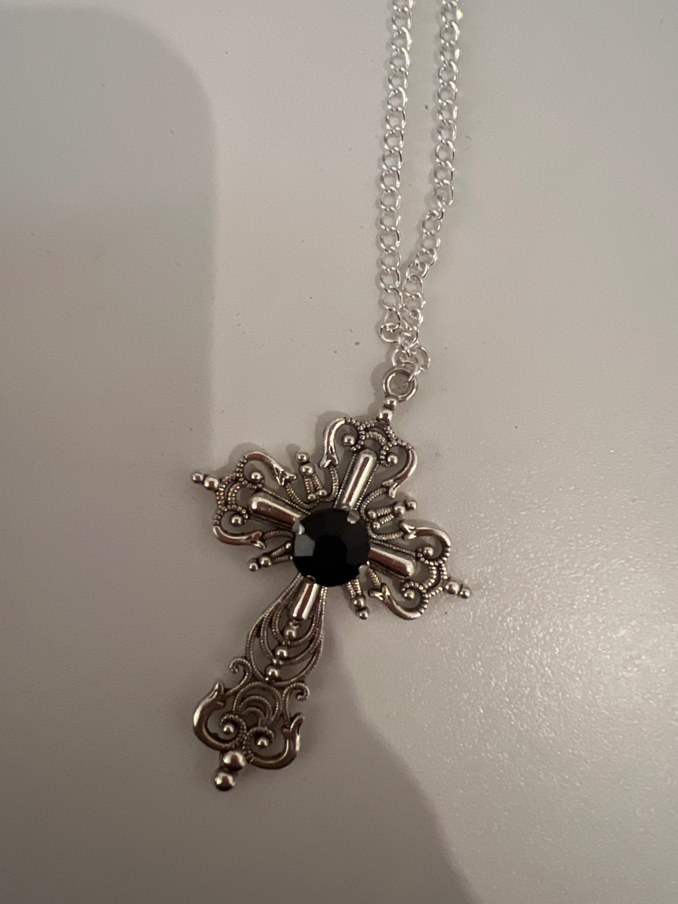 Corvus Luna Kette Schw. Kreuz groß