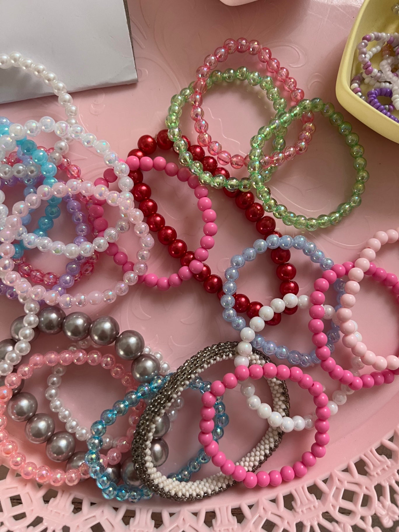 Perlen Armbänder