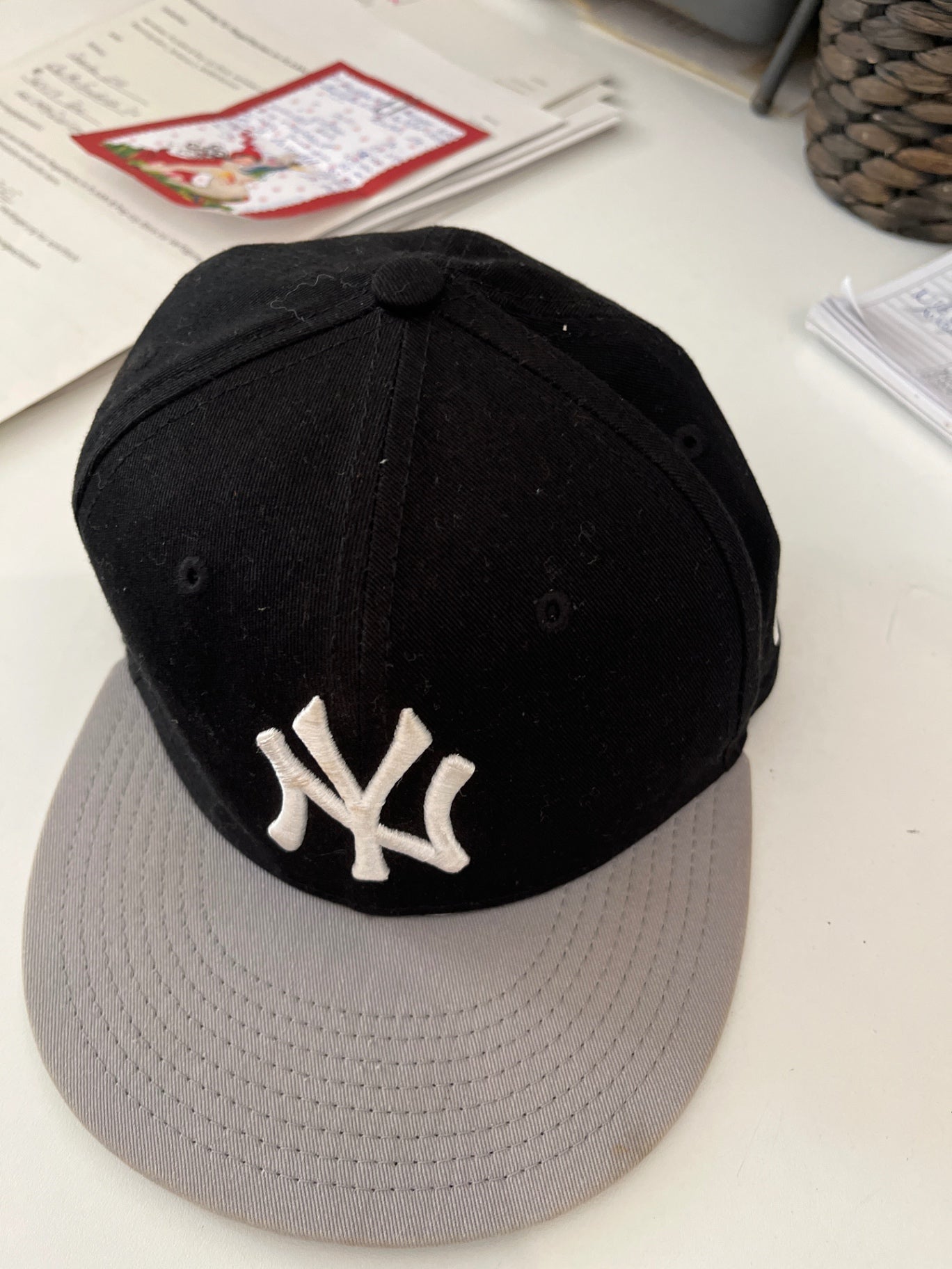New Era Baseballkappe Schwarz und Grau