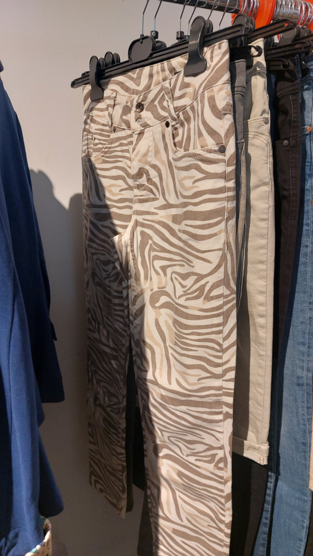 Fransa Hose Beige mit Zebra-Muster Gr.: S