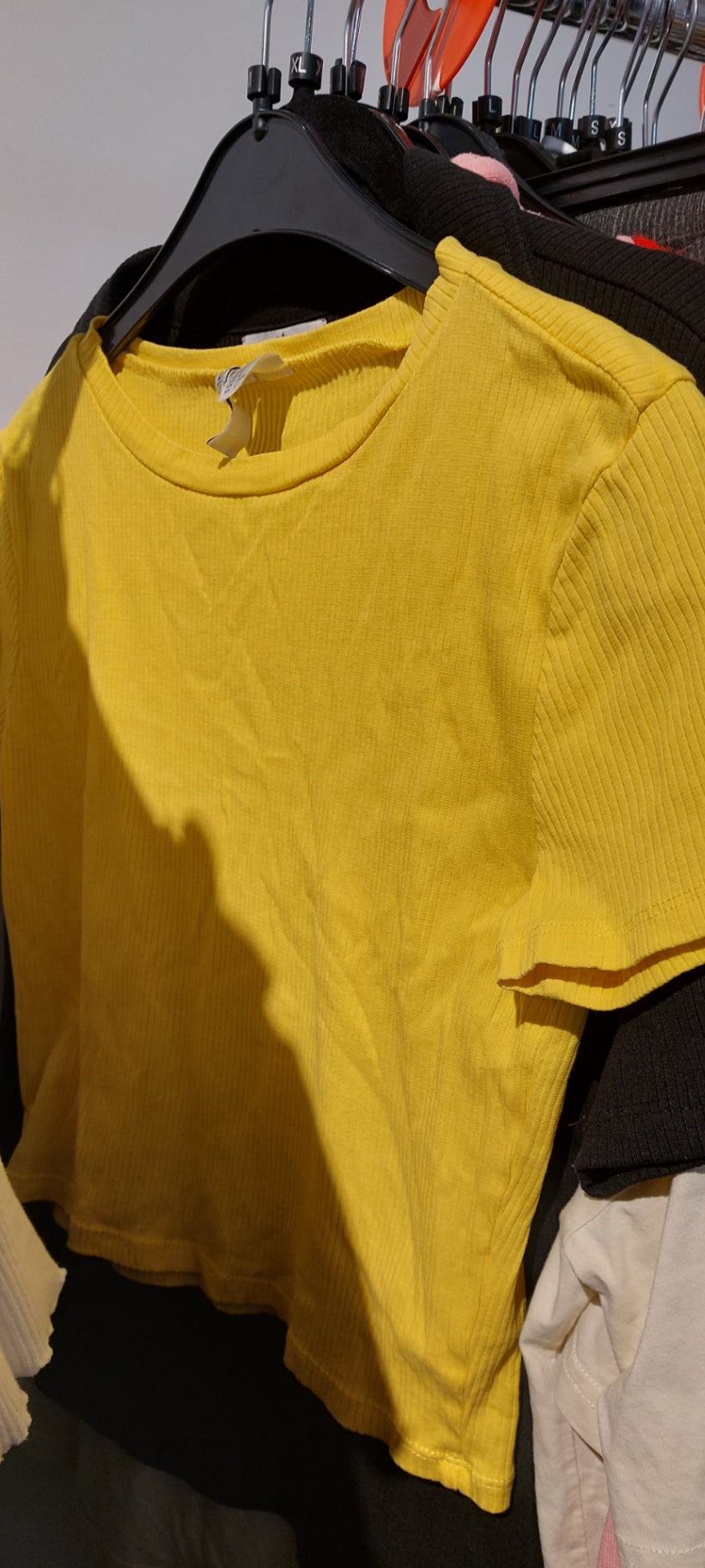 DIVIDED T-Shirt Gelb Gr.: M