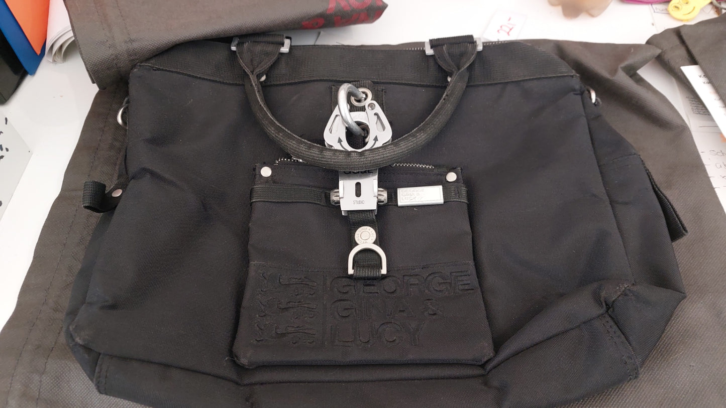 George Gina & Lucy Tasche Schwarz