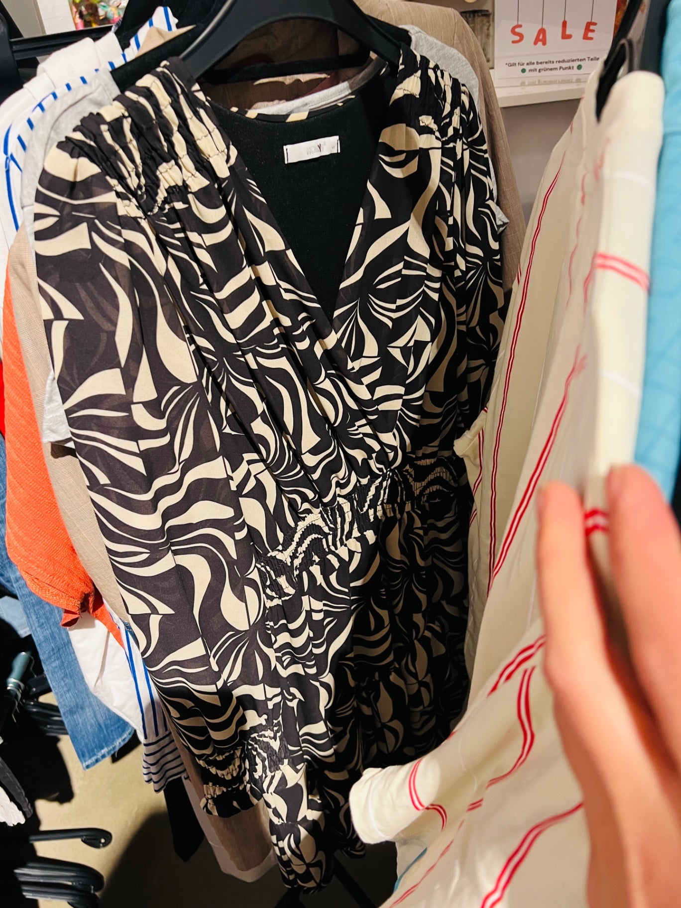 Hailys Kleid Beige und Schwarz Gr.: M