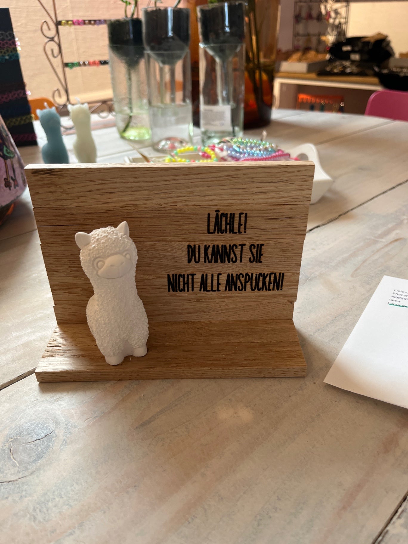 Dekorationslabor Lama Aufsteller