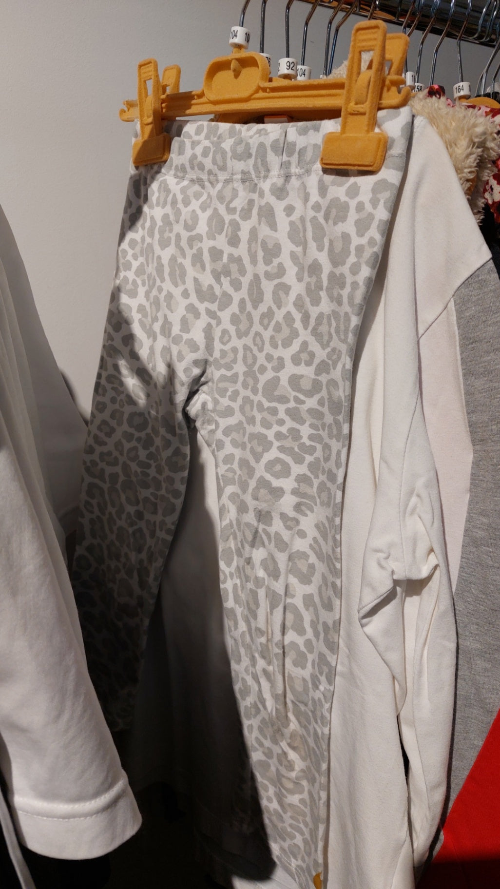 Nike Leggins Beige mit Leo-Muster Gr.: 104