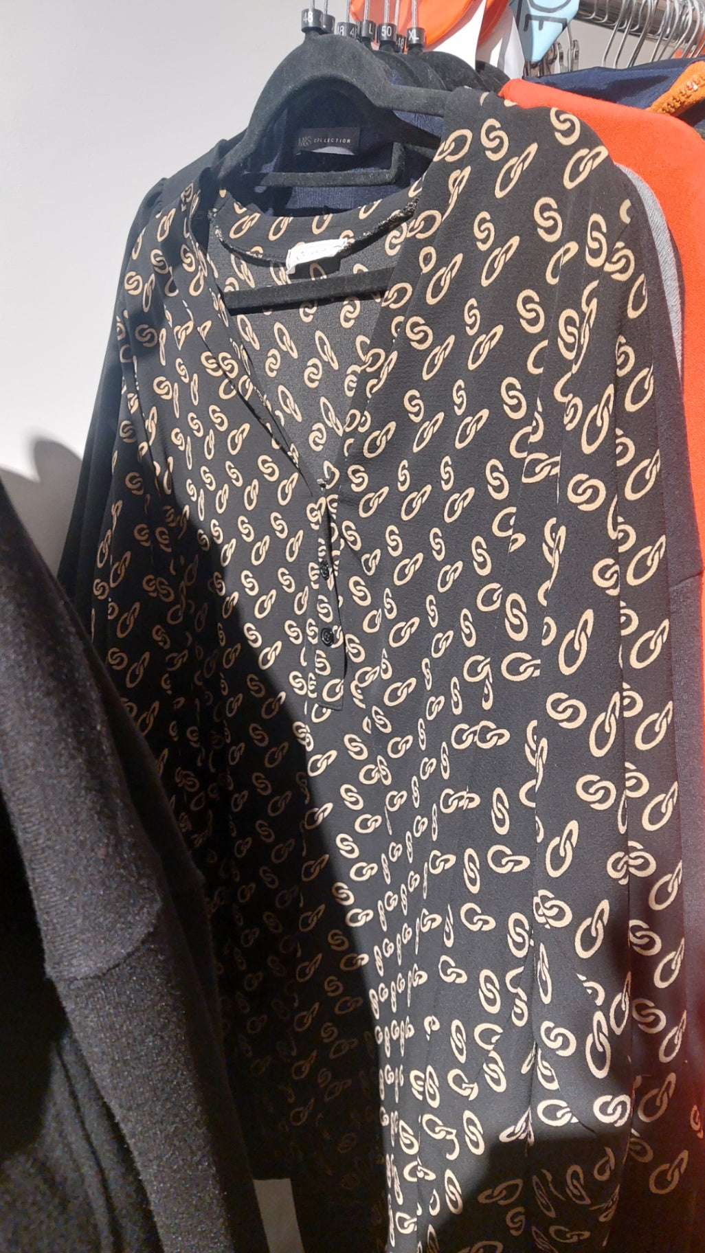 Paprika Bluse Schwarz und Gold Gr.: 48
