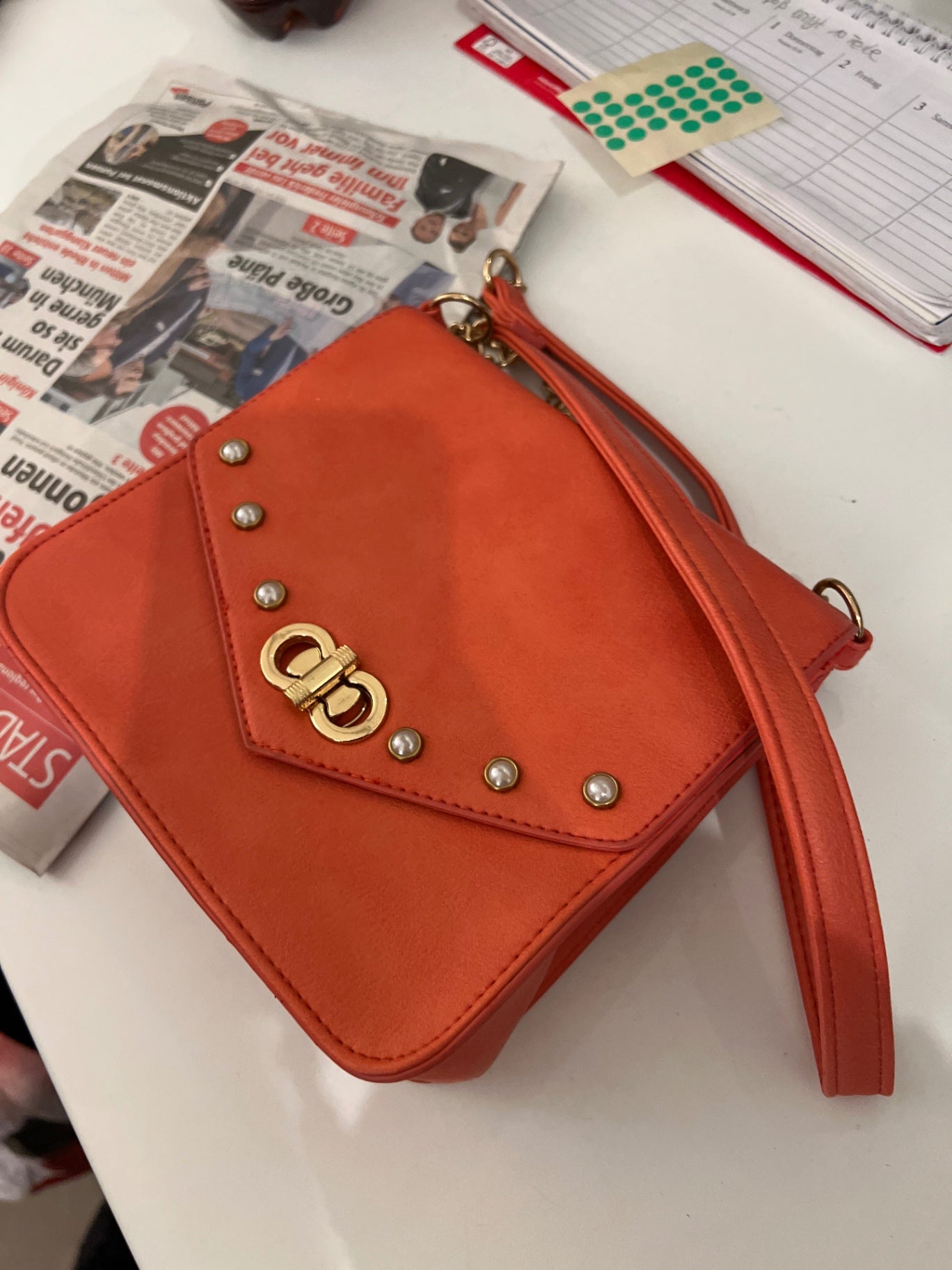 Avon Handtasche Koralle