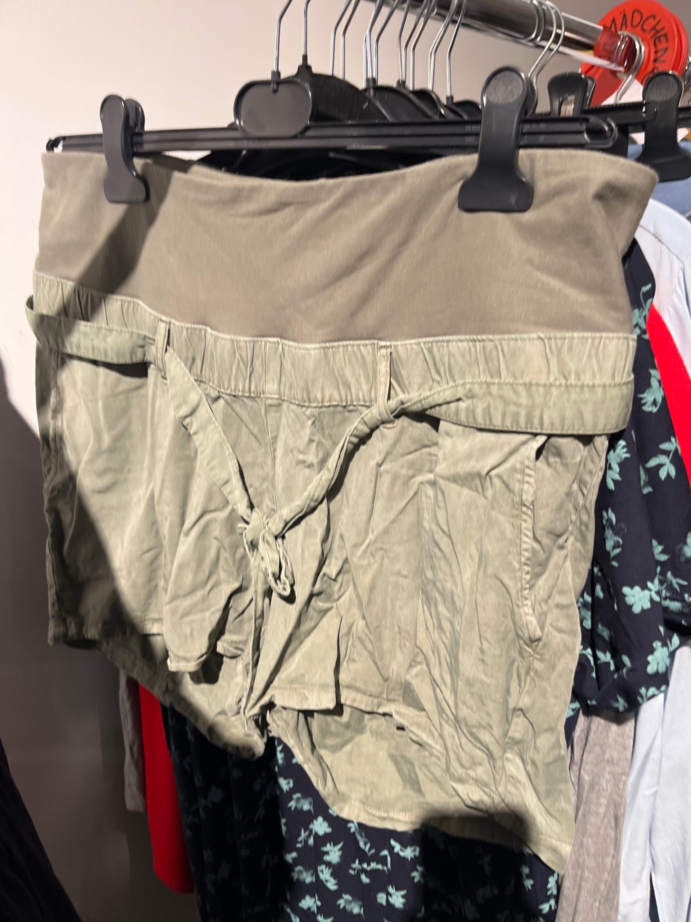 H&M Mama Umstandsshorts Grün : L