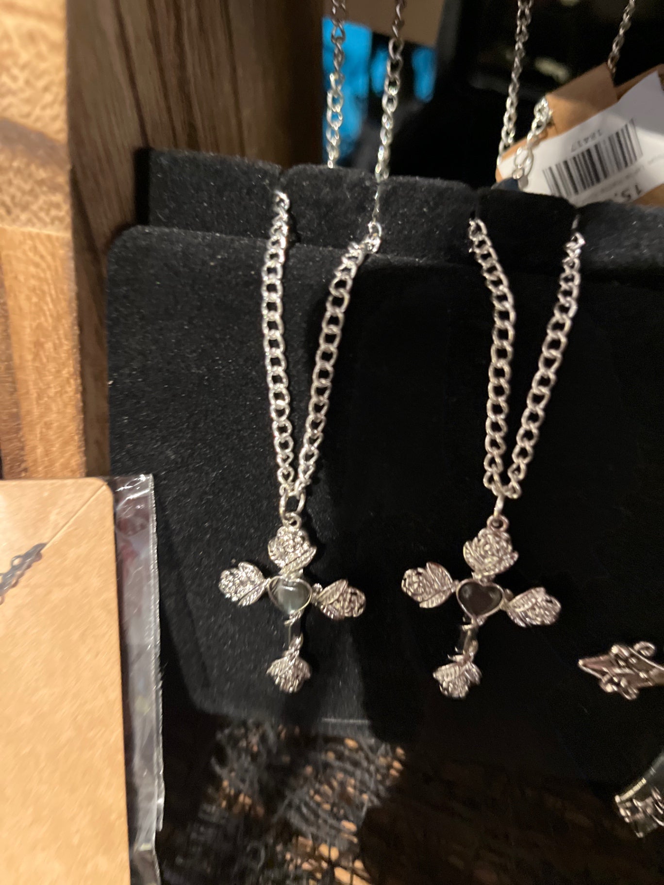 Corvus Luna Kette Kreuz Rosen