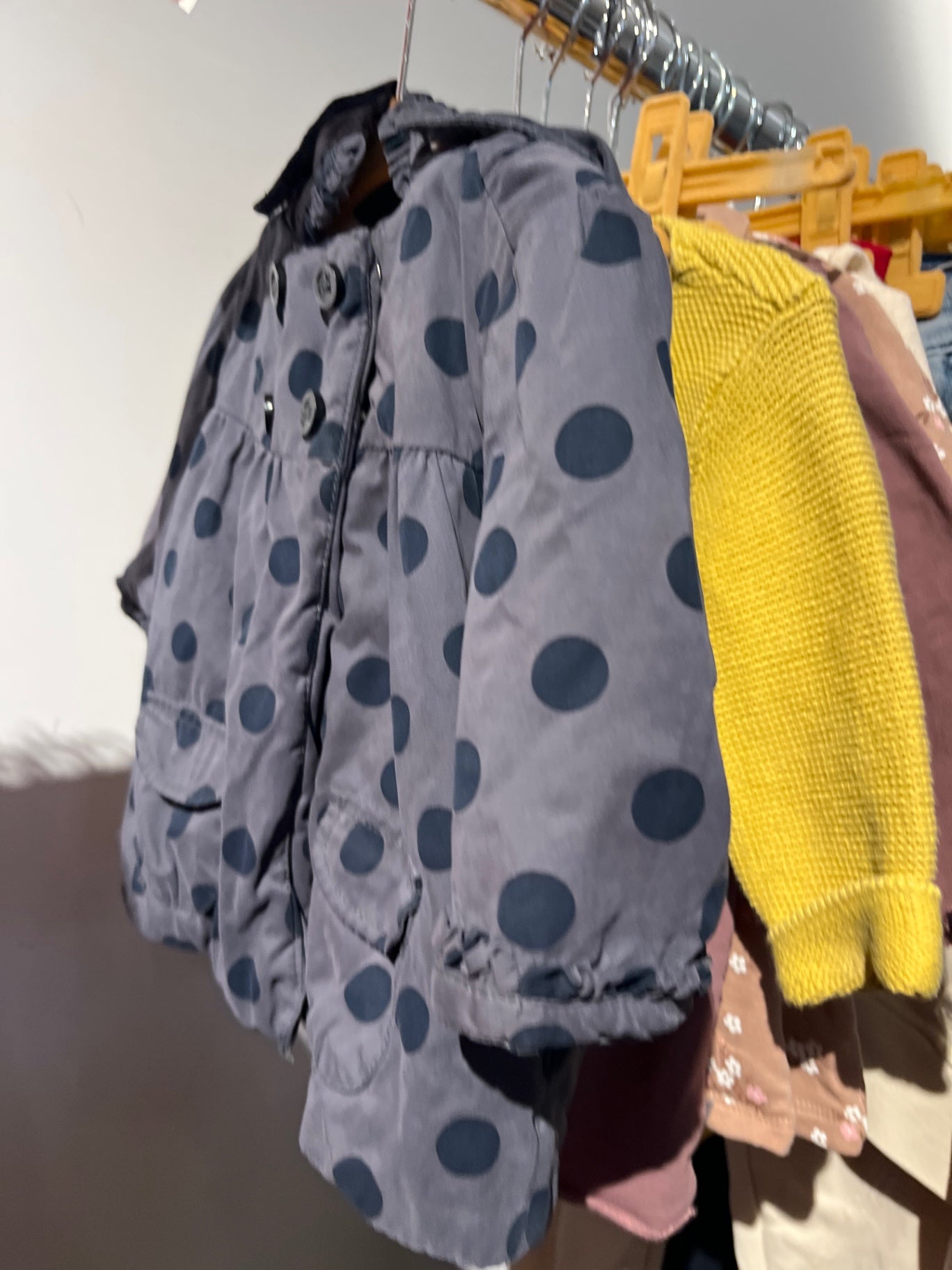Vertbaudet Jacke Grau Punkte Gr.: 68