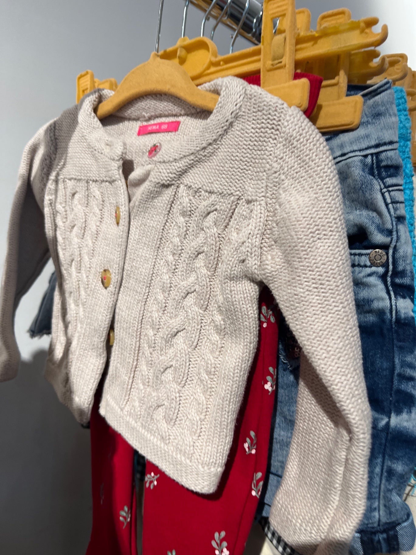 HEMA Strickjacke Beige Gr.: 68
