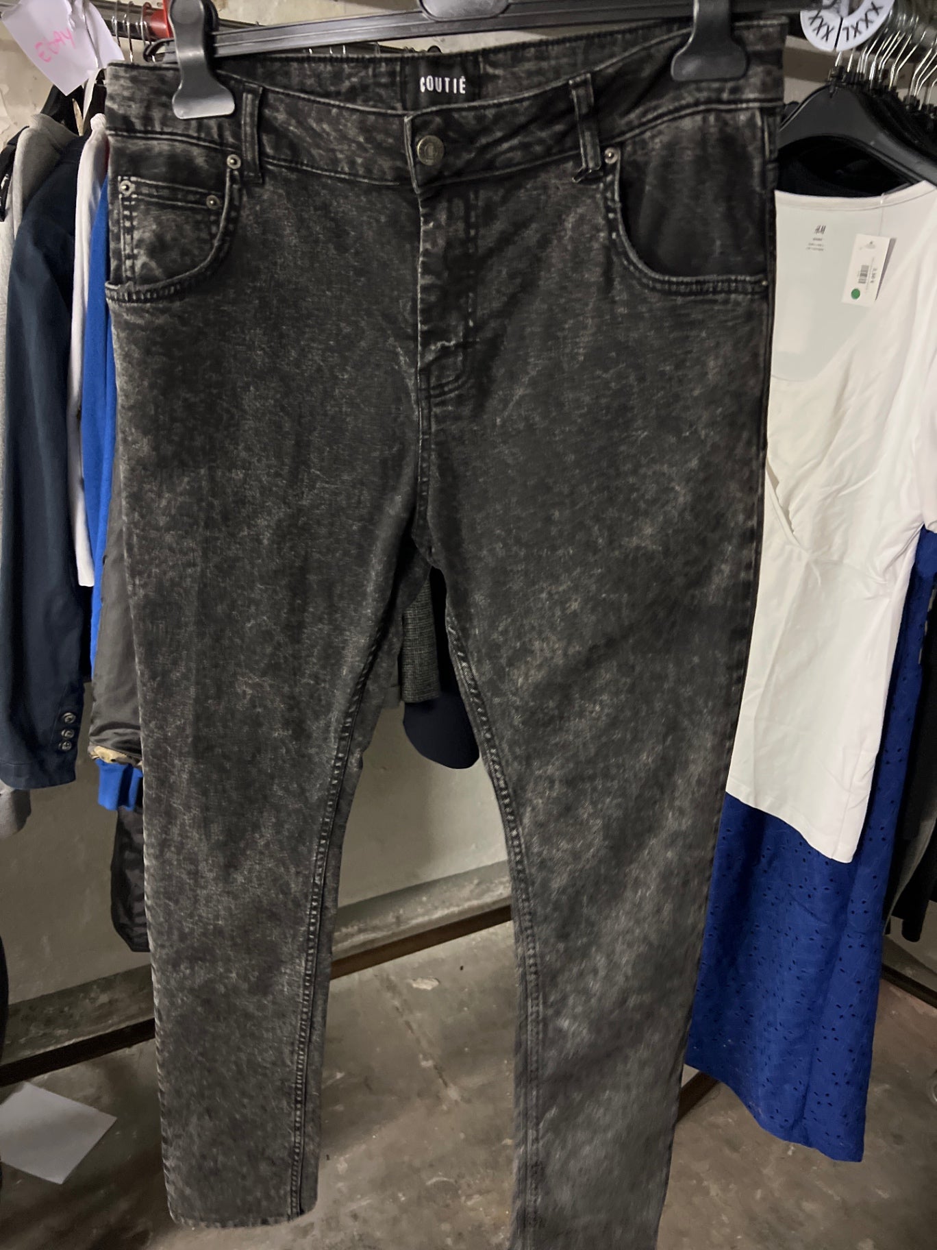COUTIE Jeans Grau Gr.: 33