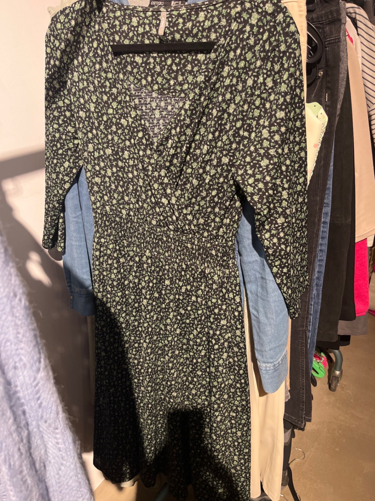 Only Kleid Schwarz grüne Blumen: M