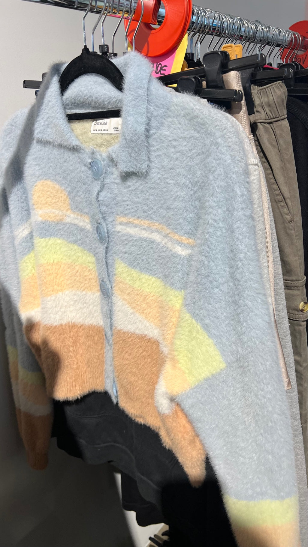 Bershka Strickjacke Pastell Gr.: M