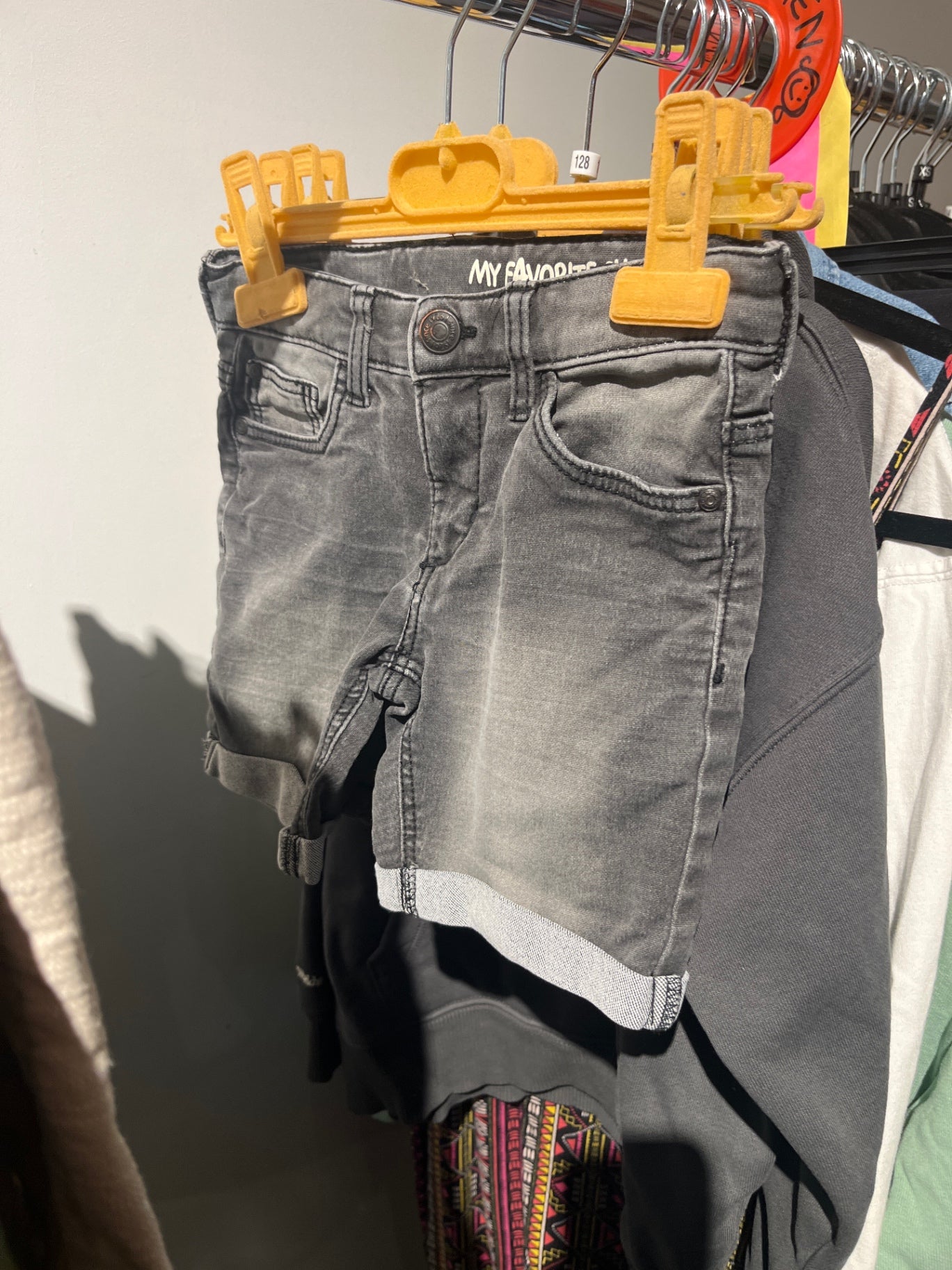 HEMA Shorts Grau Gr.: 104